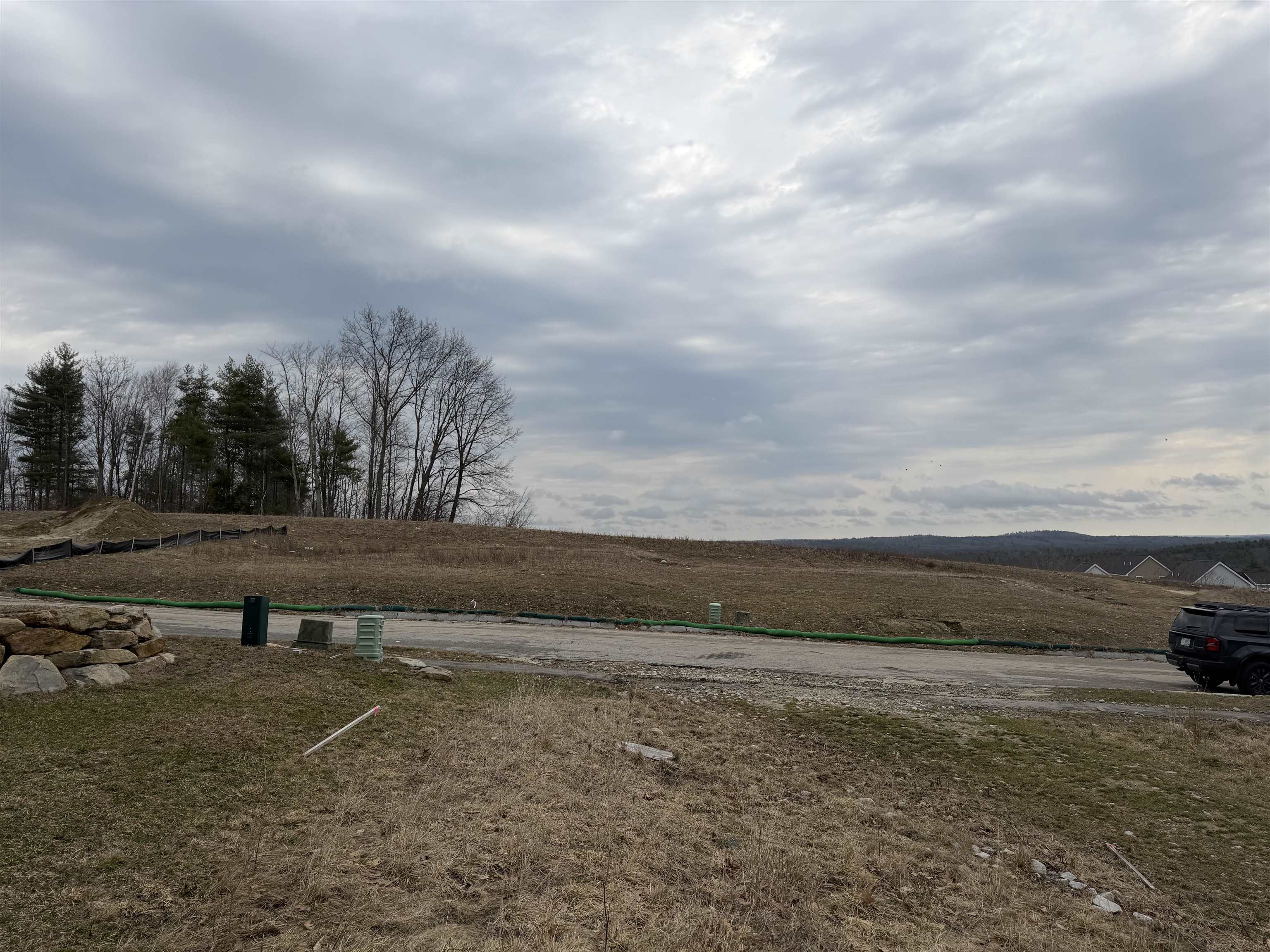 28 Eisenhower Dr, Rochester, NH 03867