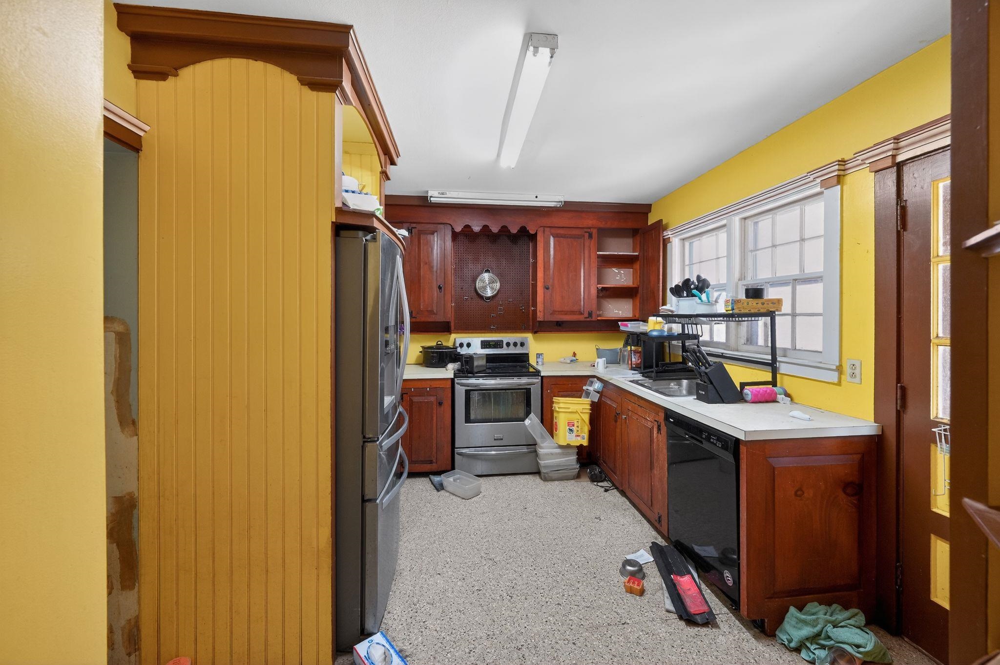 31 Bible Hill Rd, Bennington, NH 03442