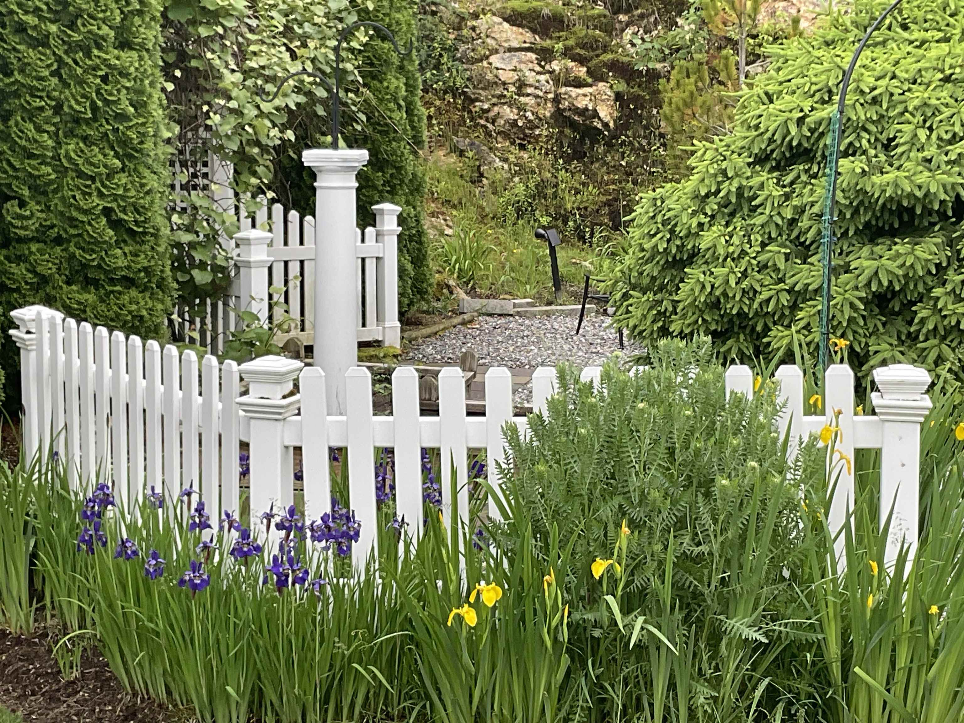 280 Sylvan Ln, Manchester, NH 03102