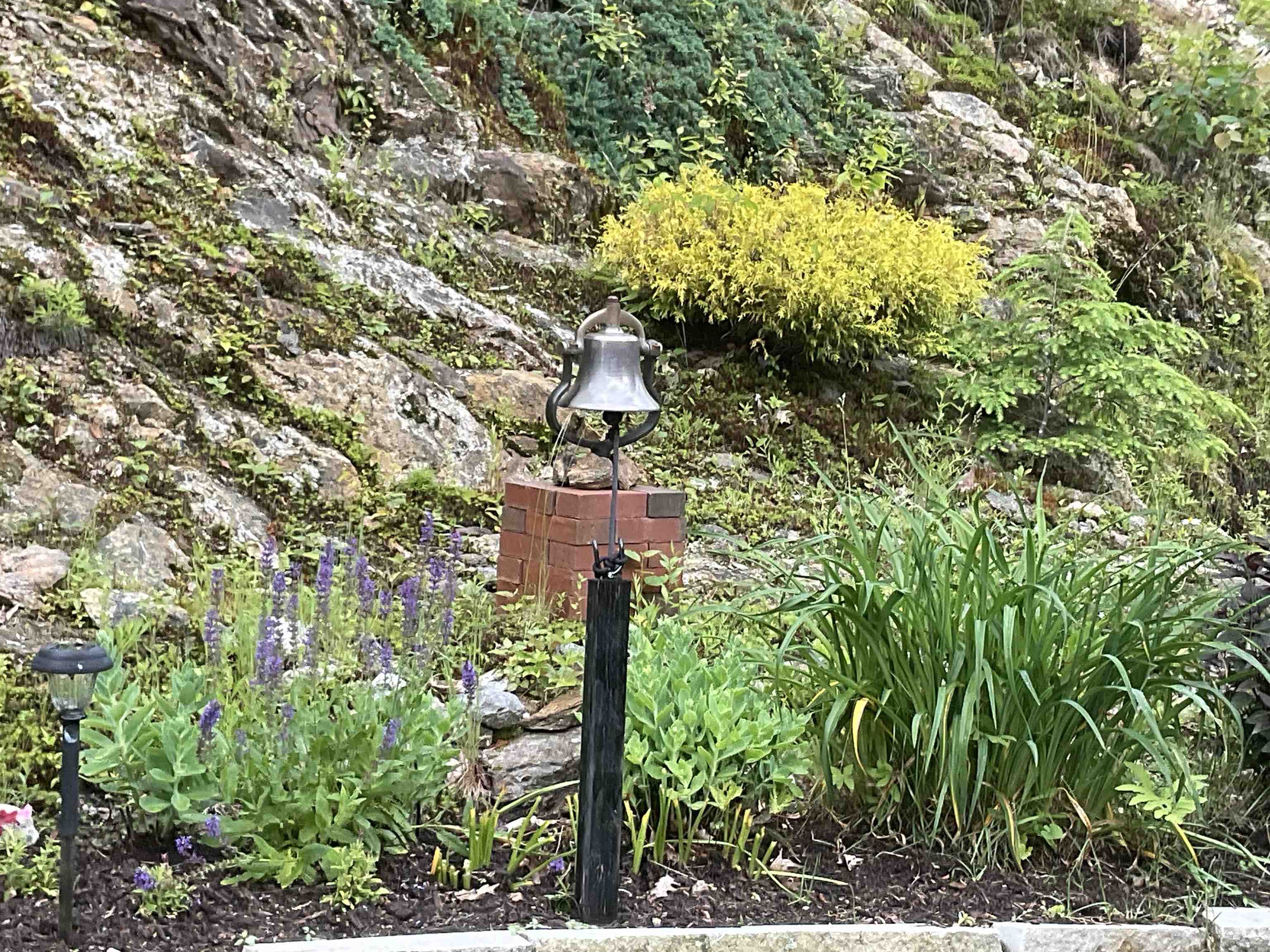 280 Sylvan Ln, Manchester, NH 03102