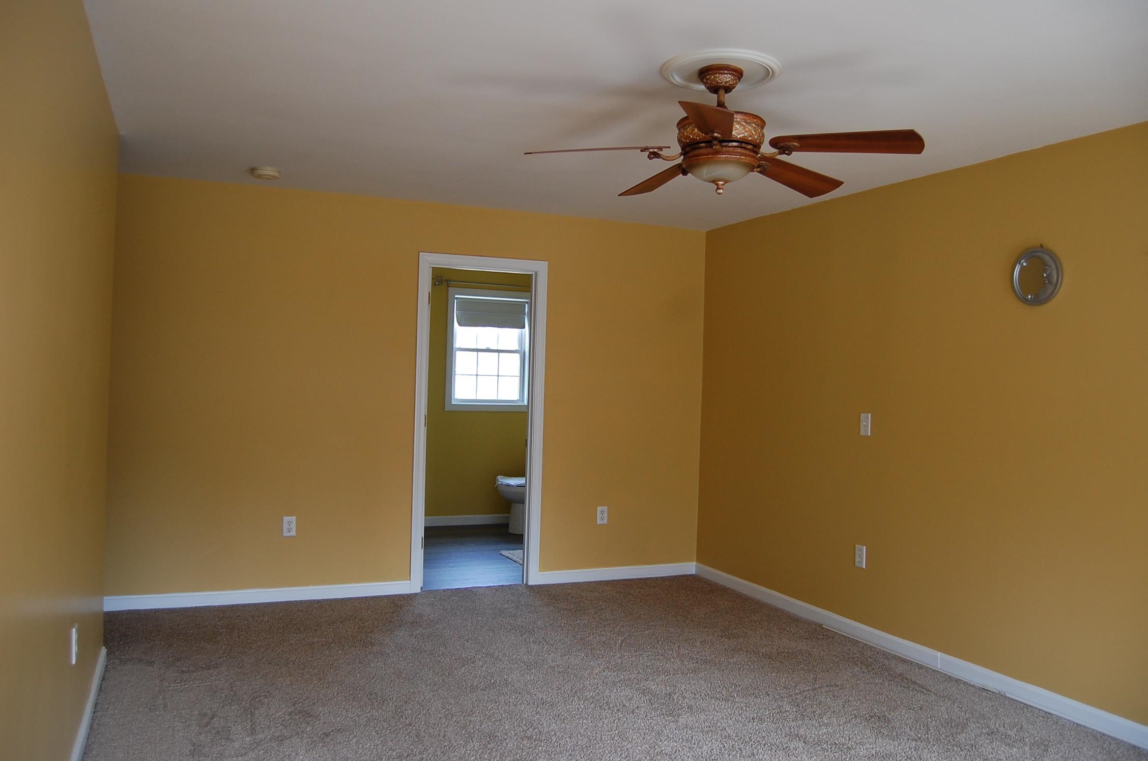 214 Dearborn Rd, Pembroke, NH 03275