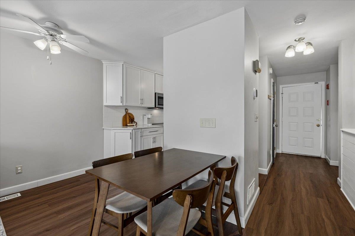 28 Dunvegan Woods Dr, Hampton, NH 03842