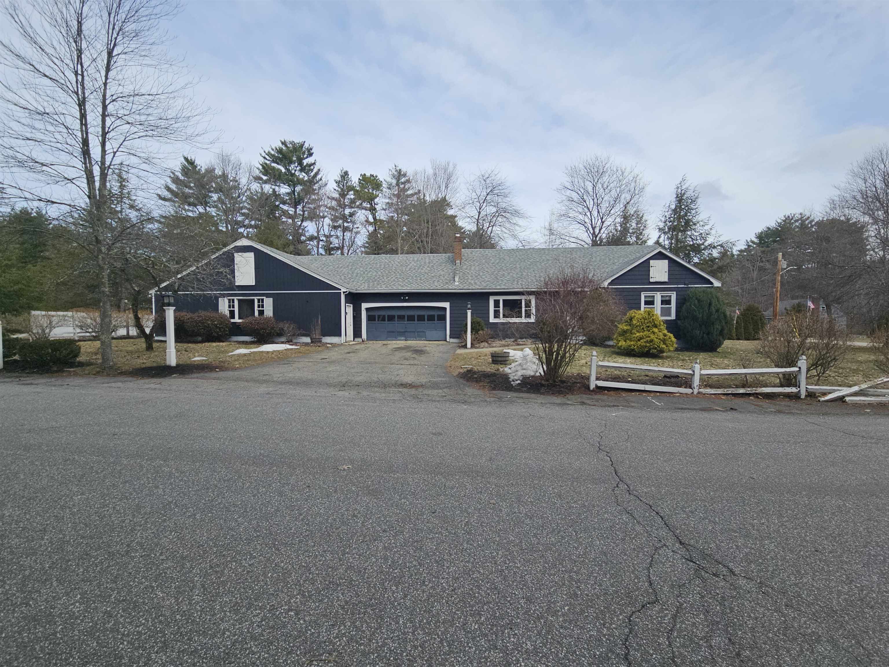 4 Fran Ave, Plaistow, NH 03865