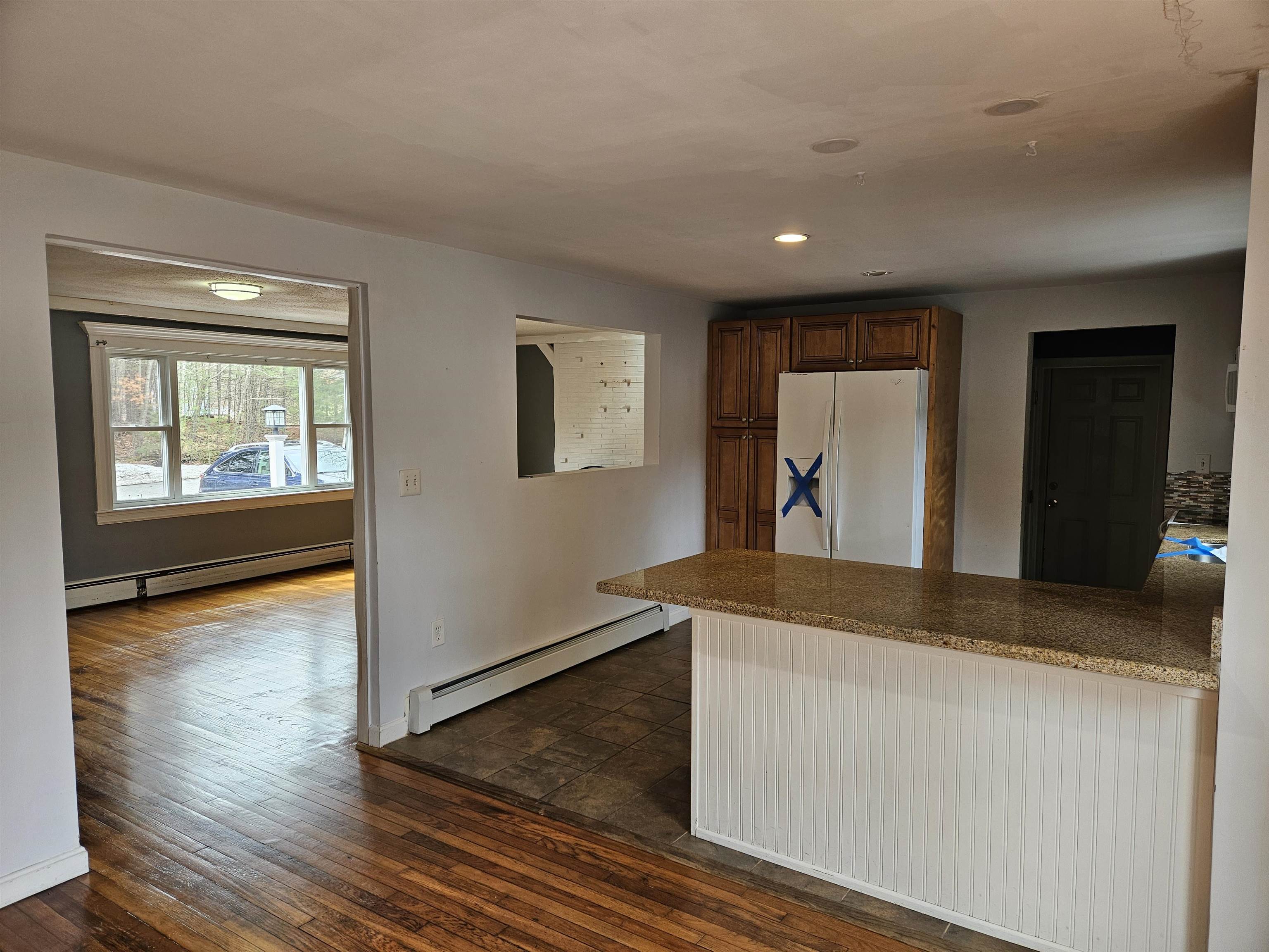 4 Fran Ave, Plaistow, NH 03865