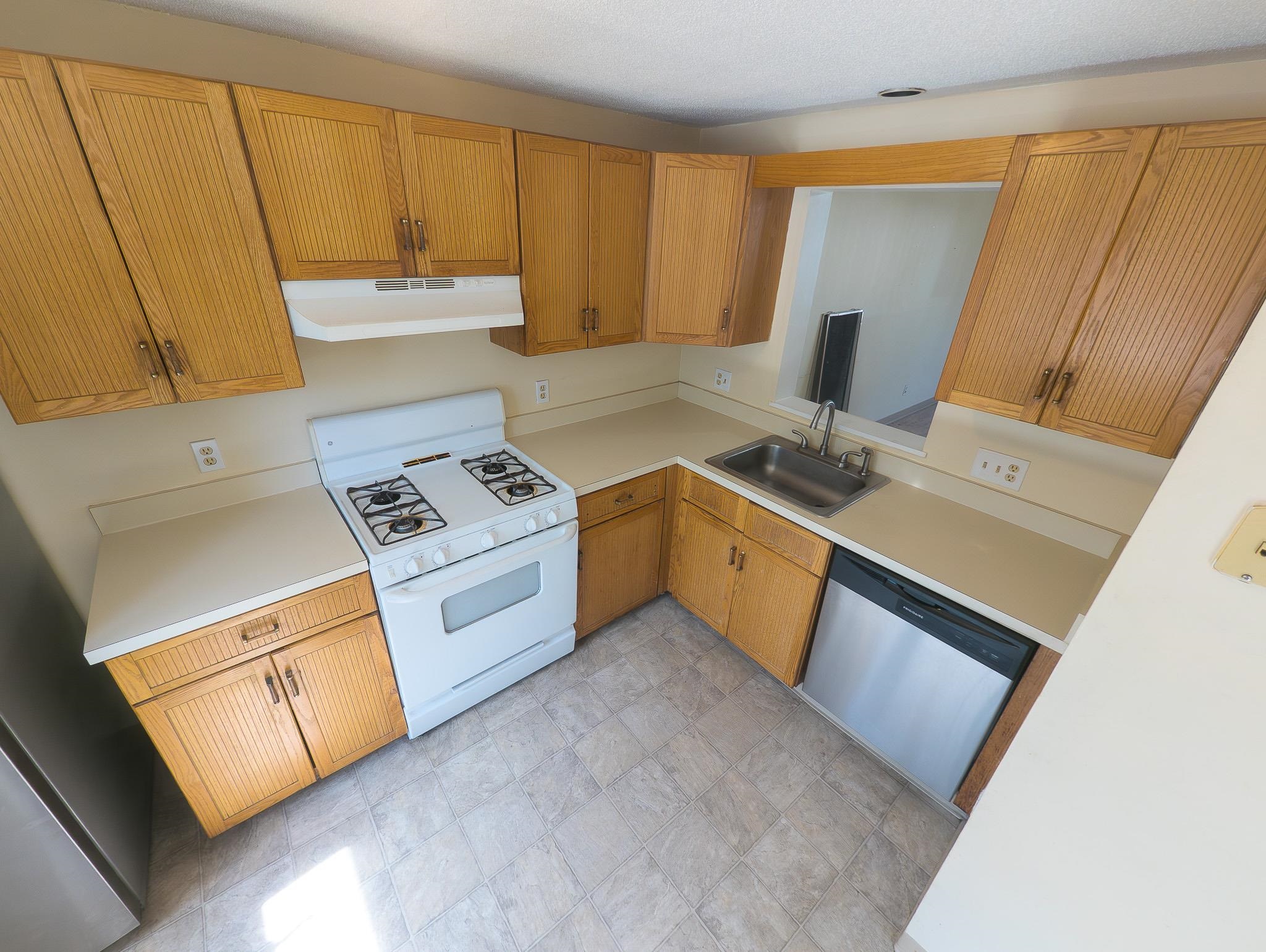 56 Merrimack Dr, Merrimack, NH 03054