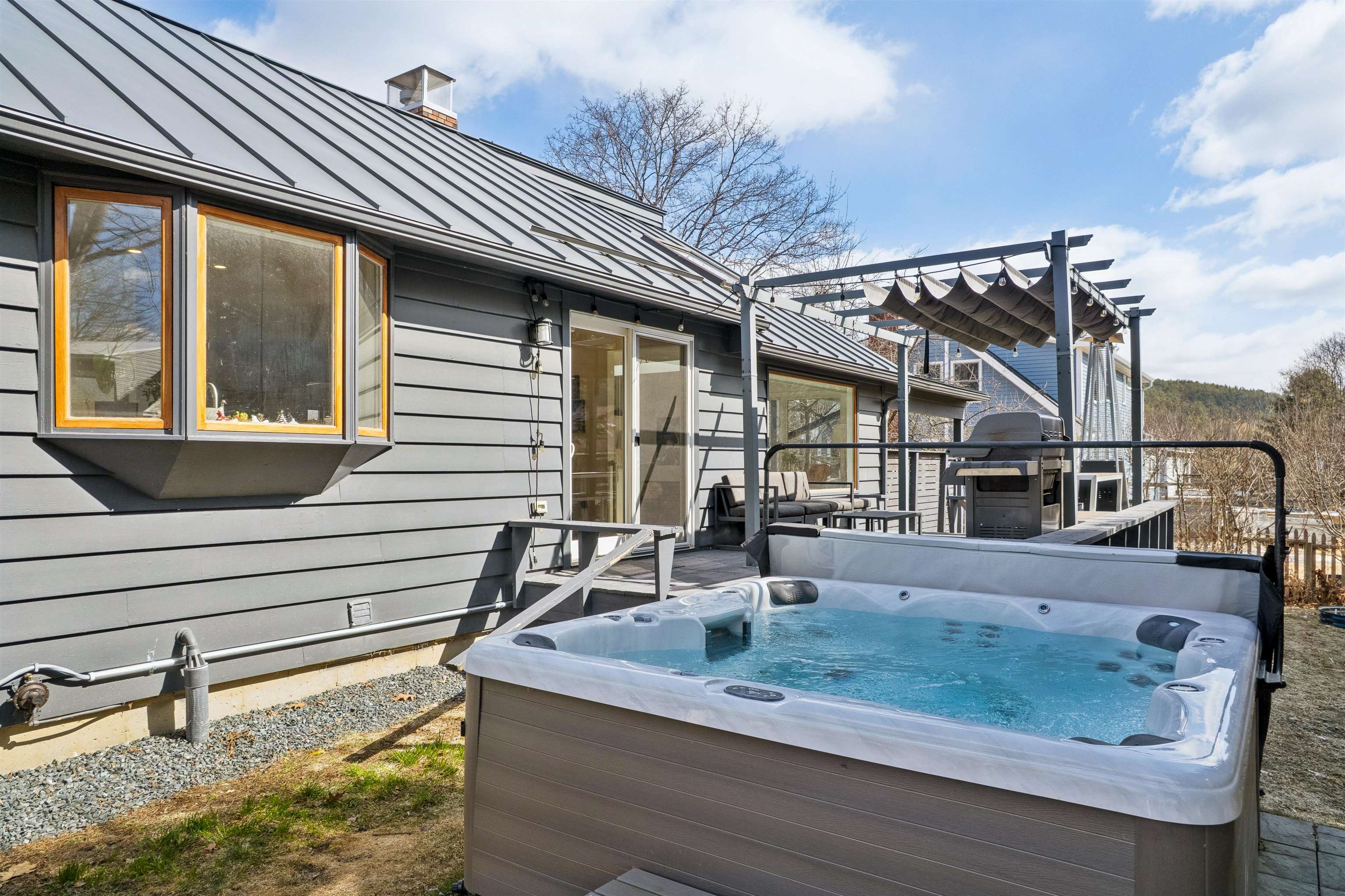 3 Woodmore Dr, Hanover, NH 03755