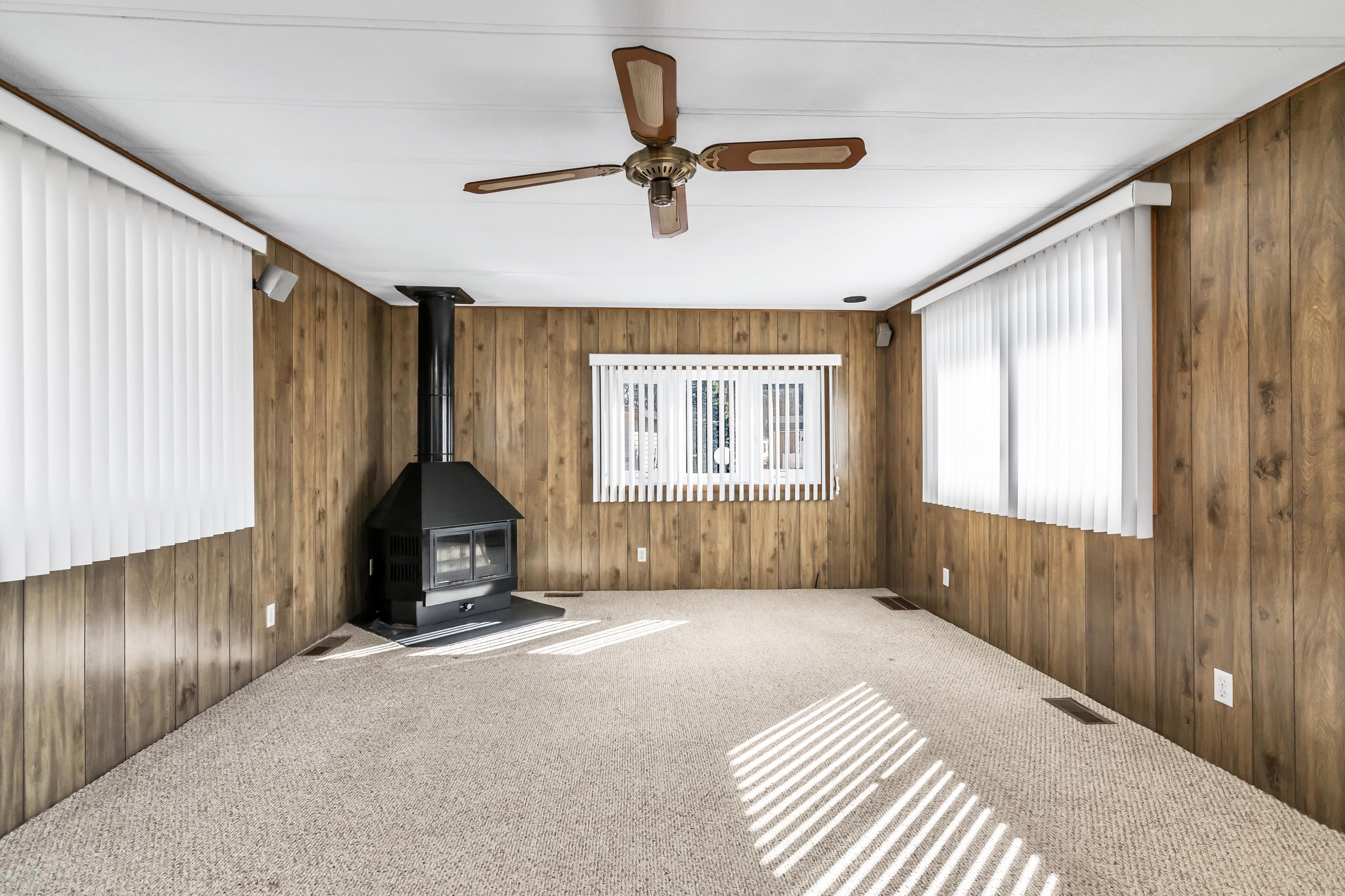 47 Scott Ave, Seabrook, NH 03874