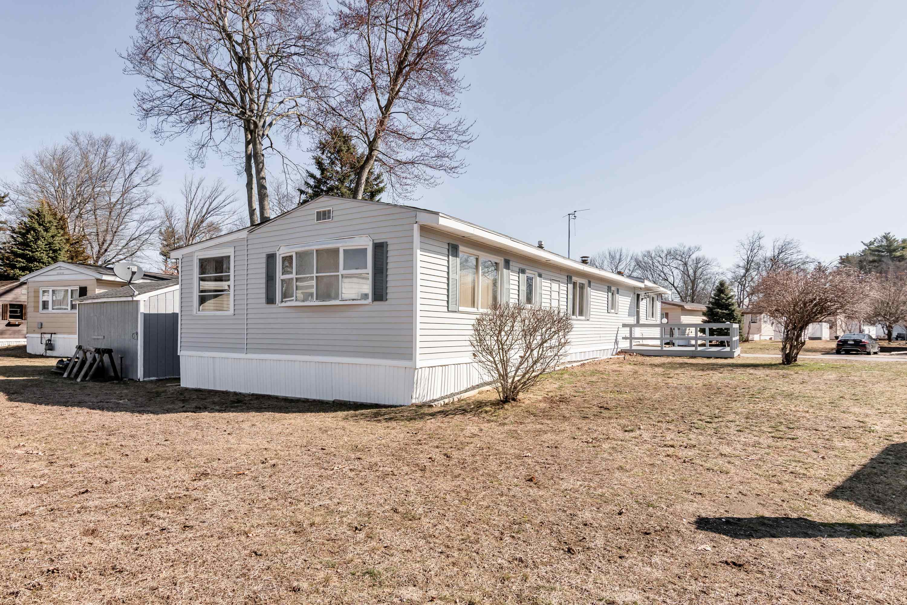 47 Scott Ave, Seabrook, NH 03874