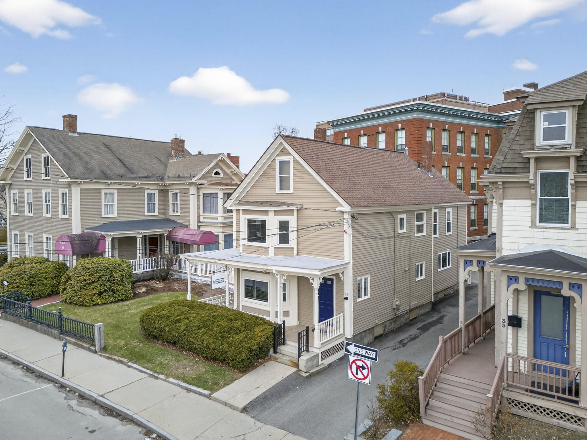 35 E Pearl St, Nashua, NH 03060