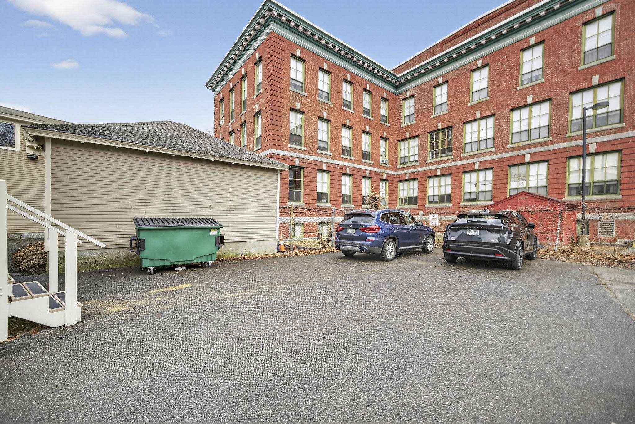 35 E Pearl St, Nashua, NH 03060