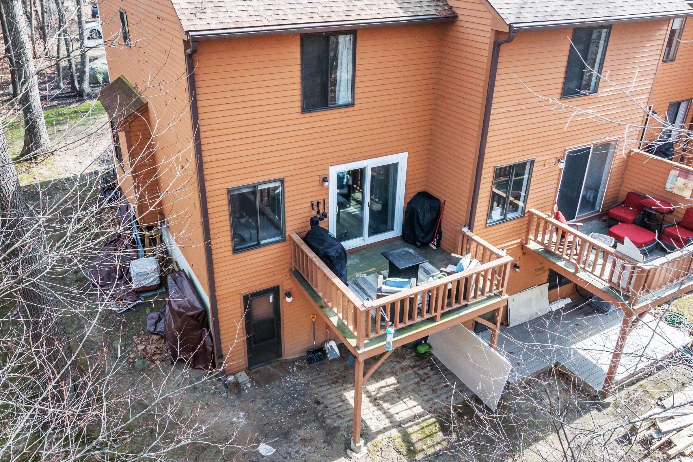 65 Dunvegan Woods Dr, Hampton, NH 03842