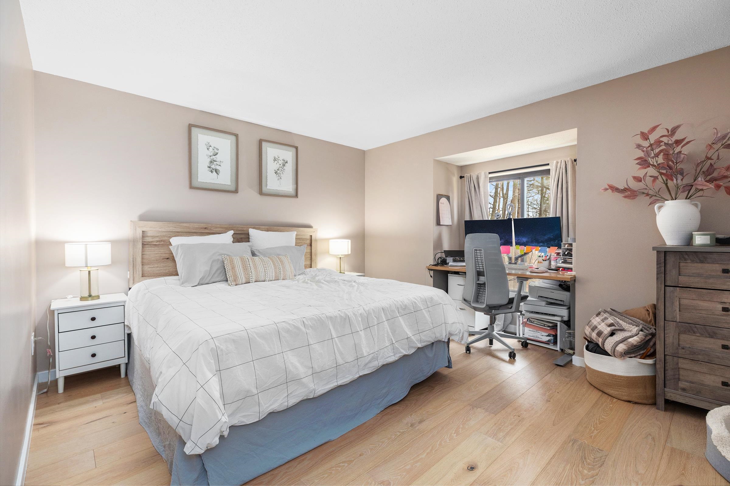 65 Dunvegan Woods Dr, Hampton, NH 03842