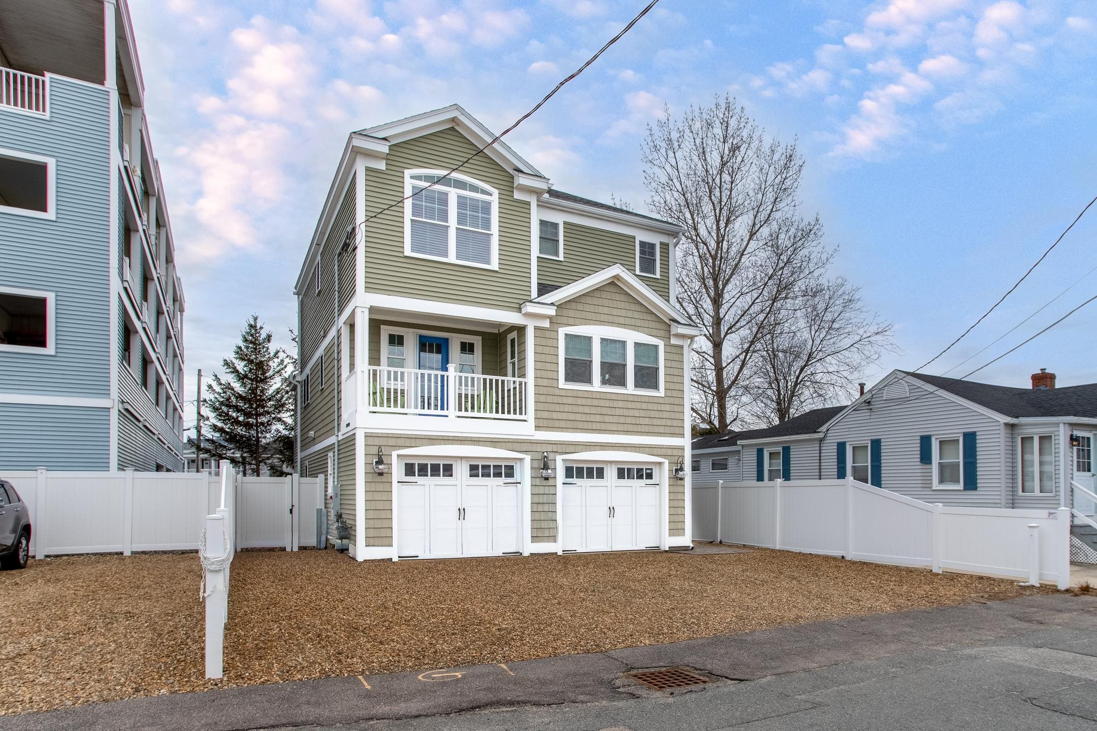 5 Fellows Ave, Hampton, NH 03842