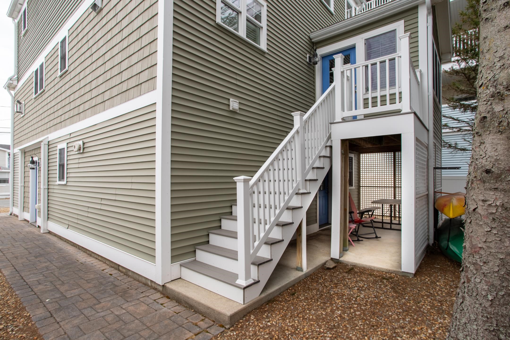 5 Fellows Ave, Hampton, NH 03842