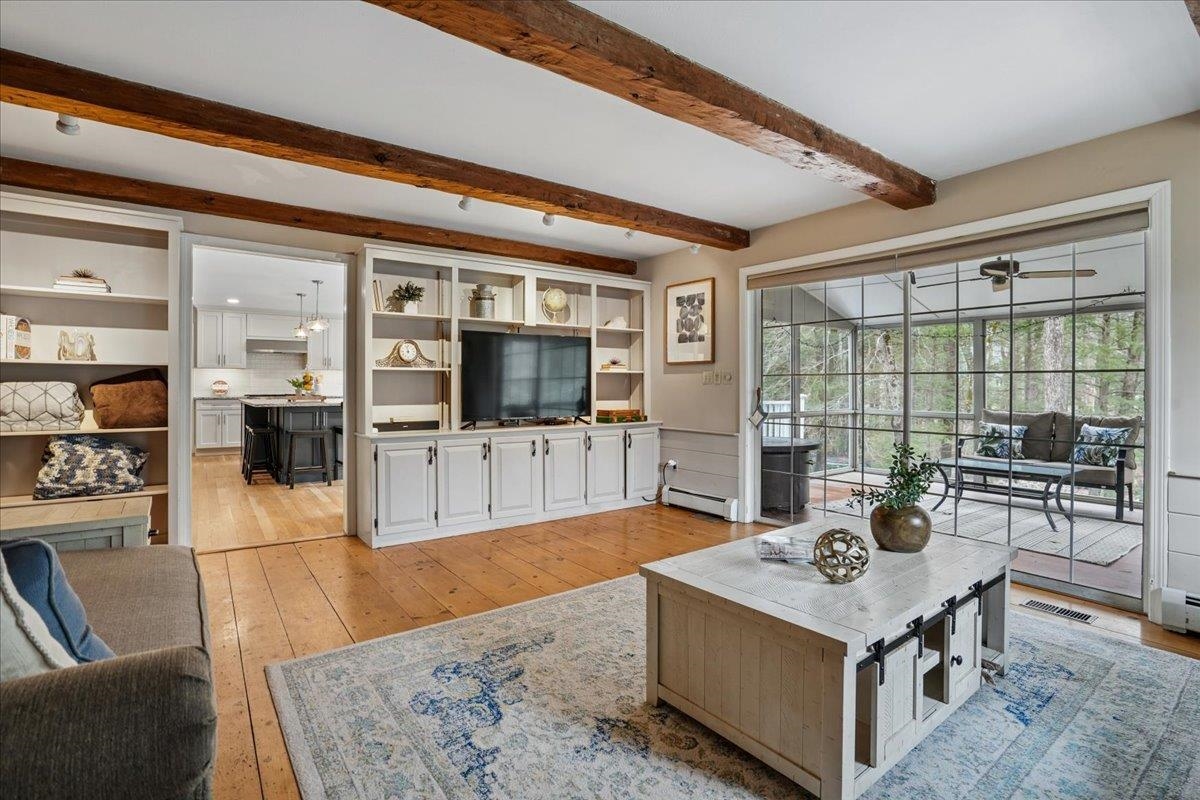 50 Hearthside Cir, Bedford, NH 03110