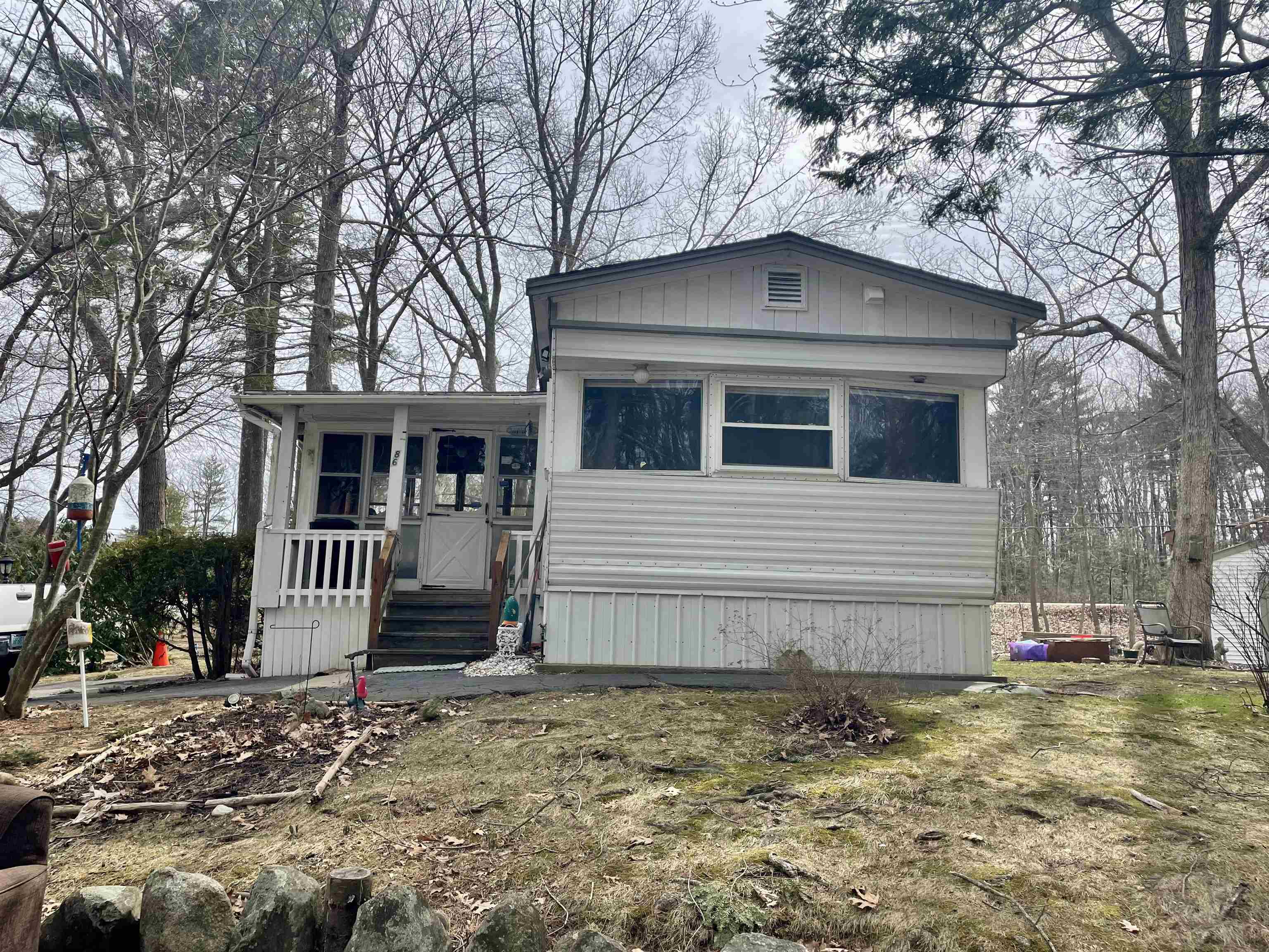 86 Brown Ave, Seabrook, NH 03874