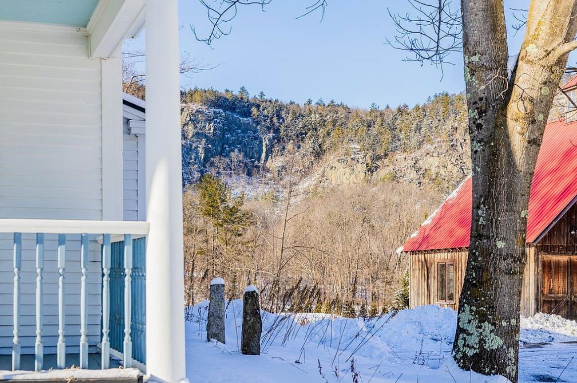 593 New Hampshire Route 10, Orford, NH 03777