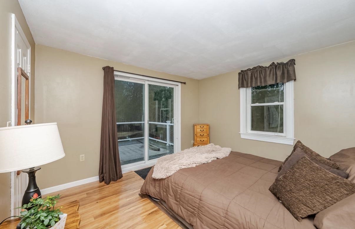 392 Whittier Dr, Fremont, NH 03044