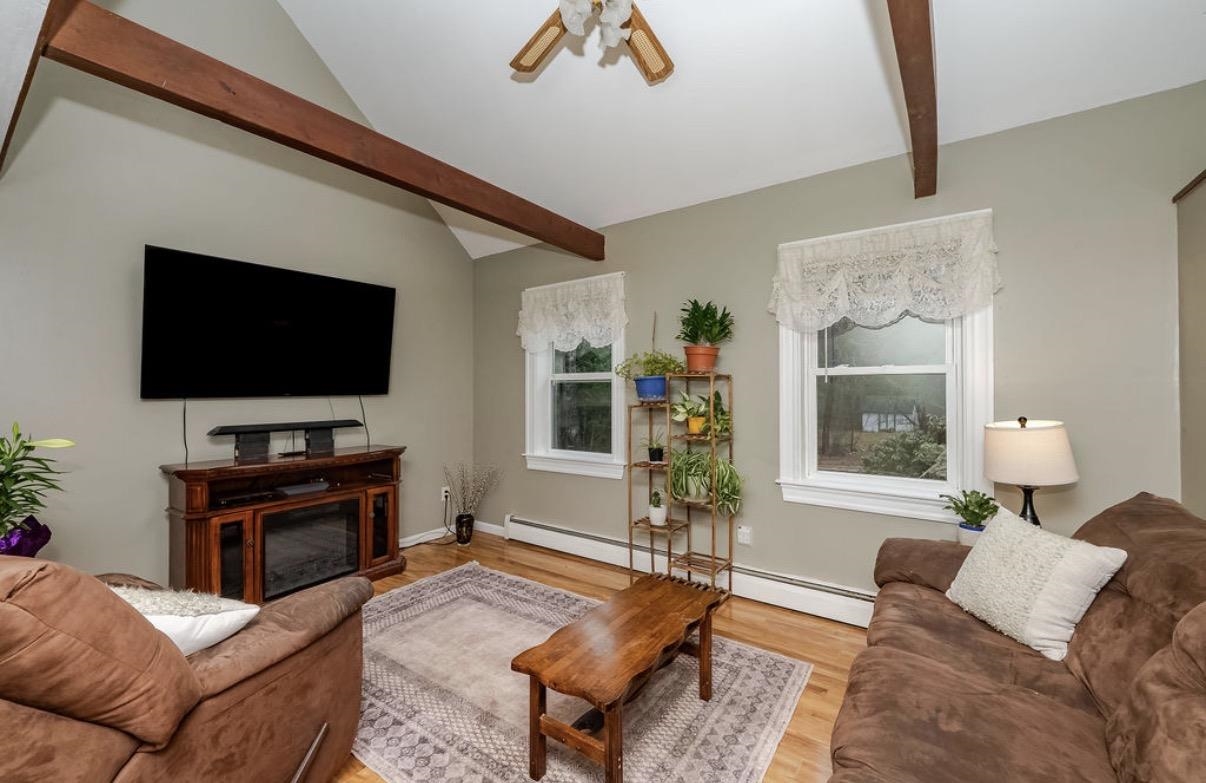 392 Whittier Dr, Fremont, NH 03044