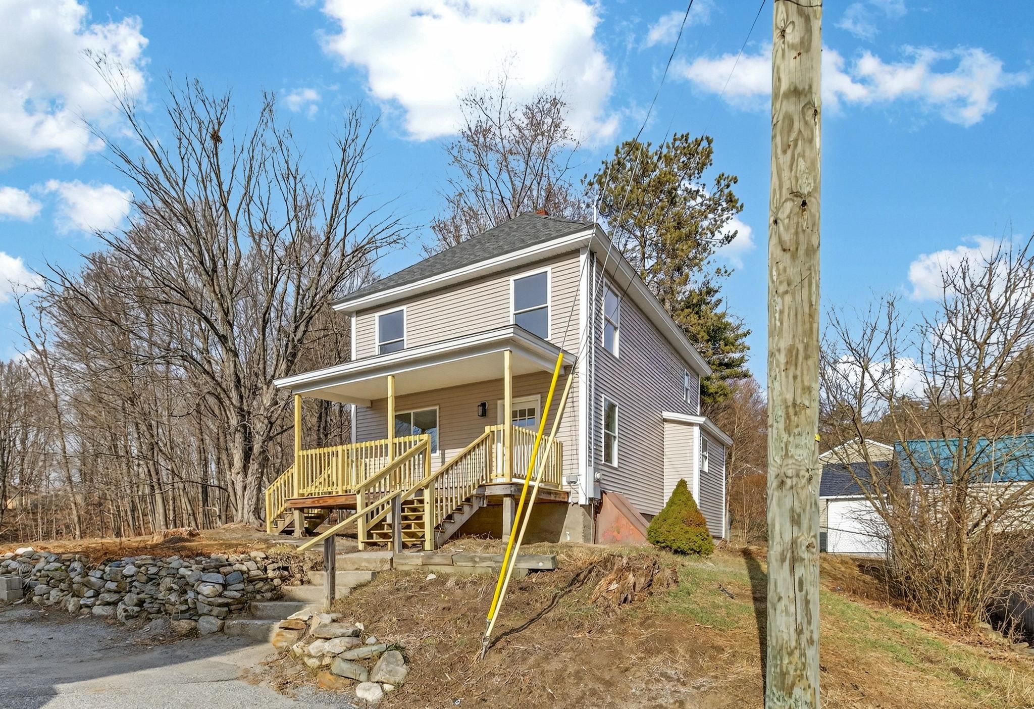 52 Church St, Newport, NH 03773