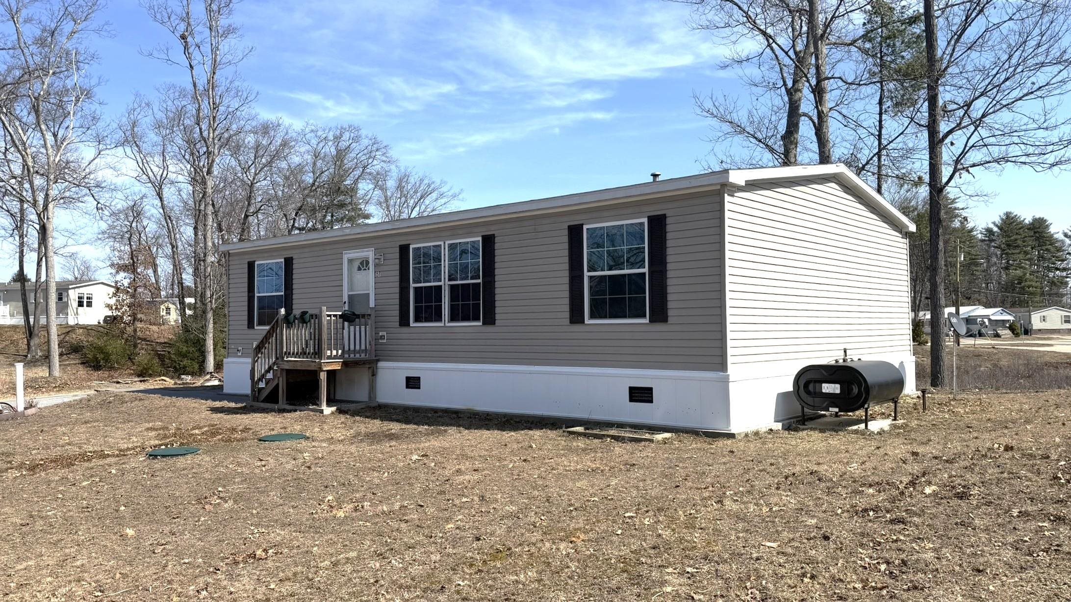 57 Riverview Dr, Rochester, NH 03867