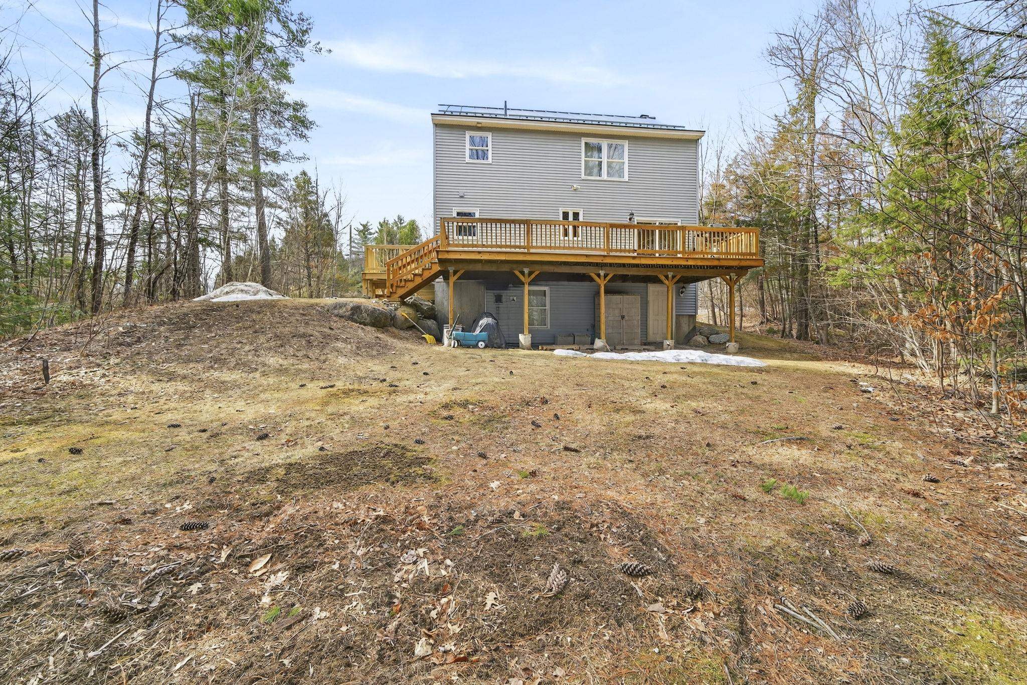 14 Madison Cir, Hillsborough, NH 03244