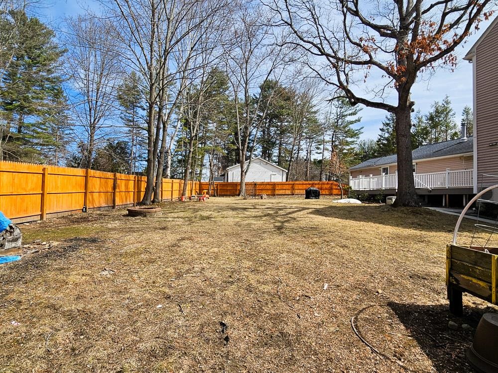 15 Ayers Ln, Dover, NH 03820