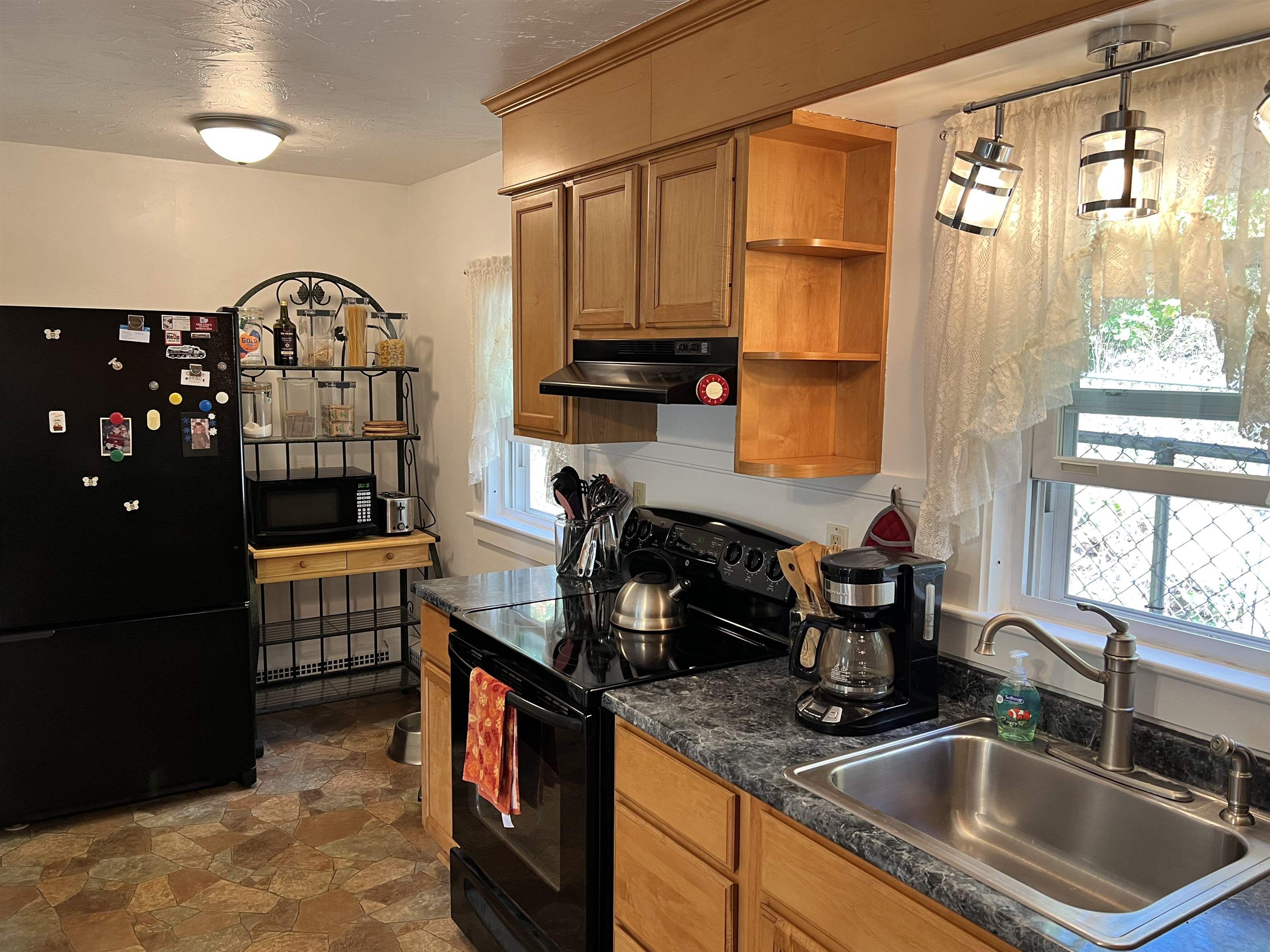 214 Main St, Alton, NH 03809