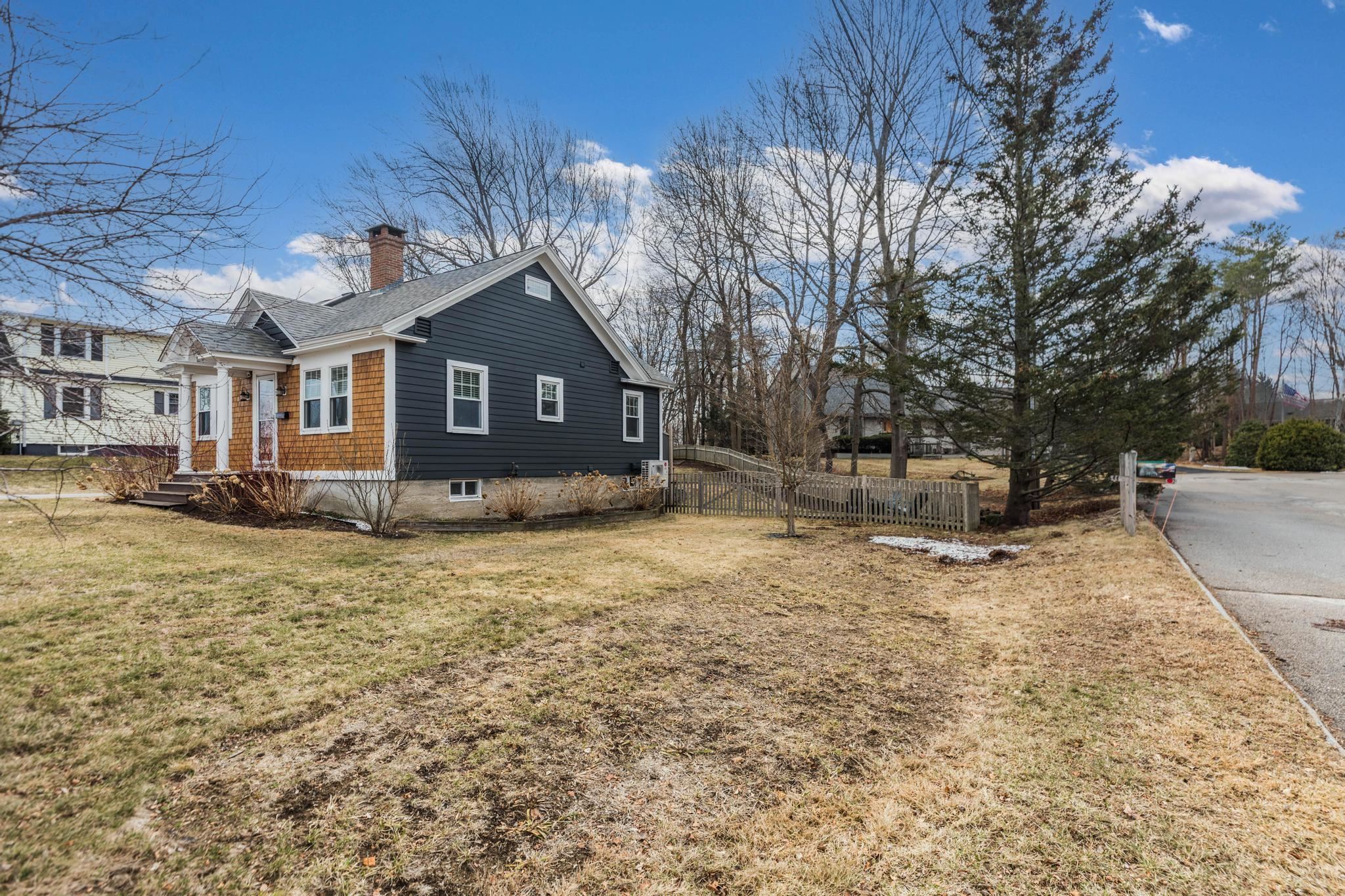 114 Fairview Ave, Portsmouth, NH 03801