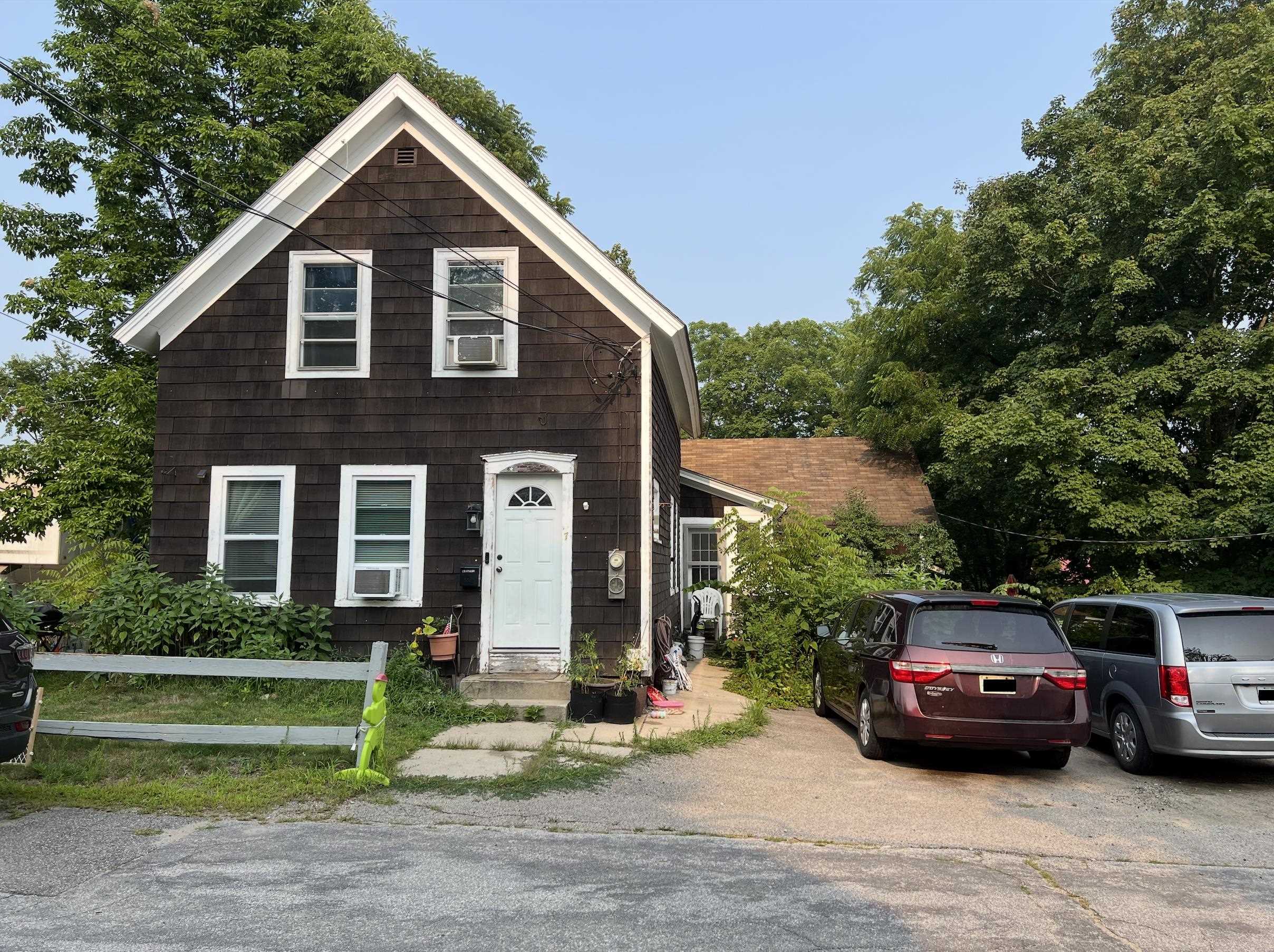 7 Glen St, Farmington, NH 03835