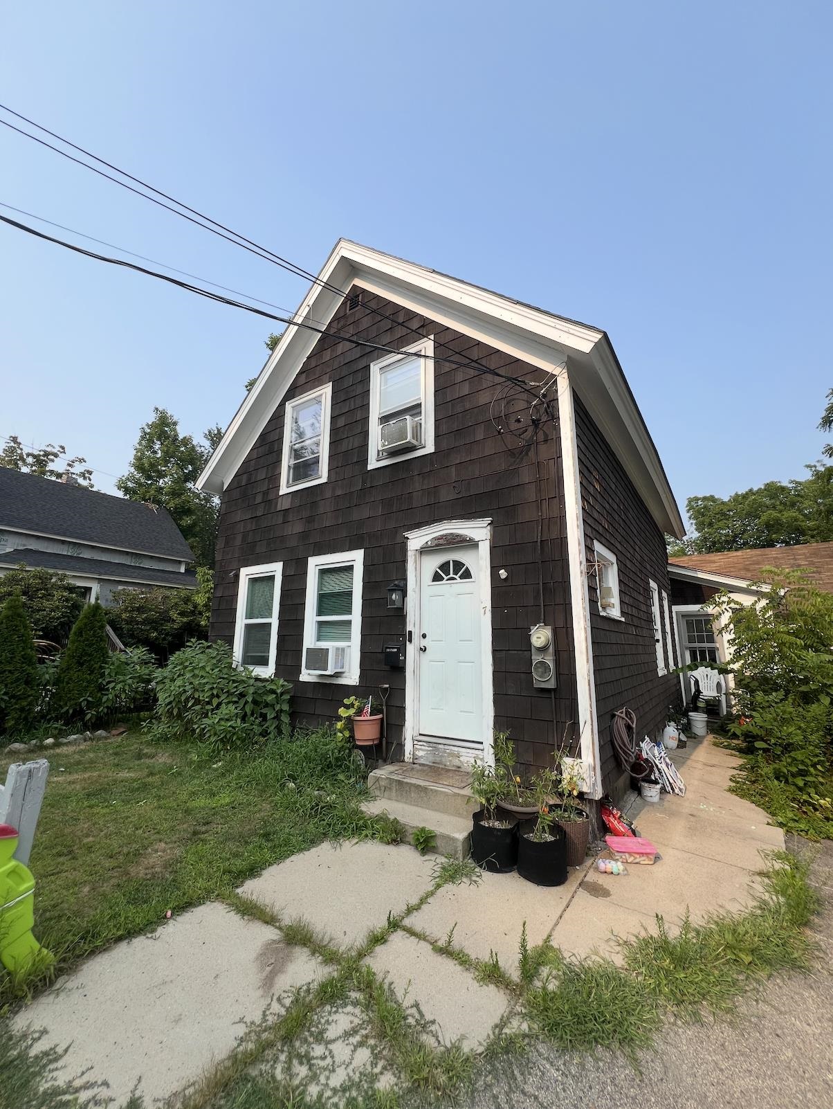 7 Glen St, Farmington, NH 03835