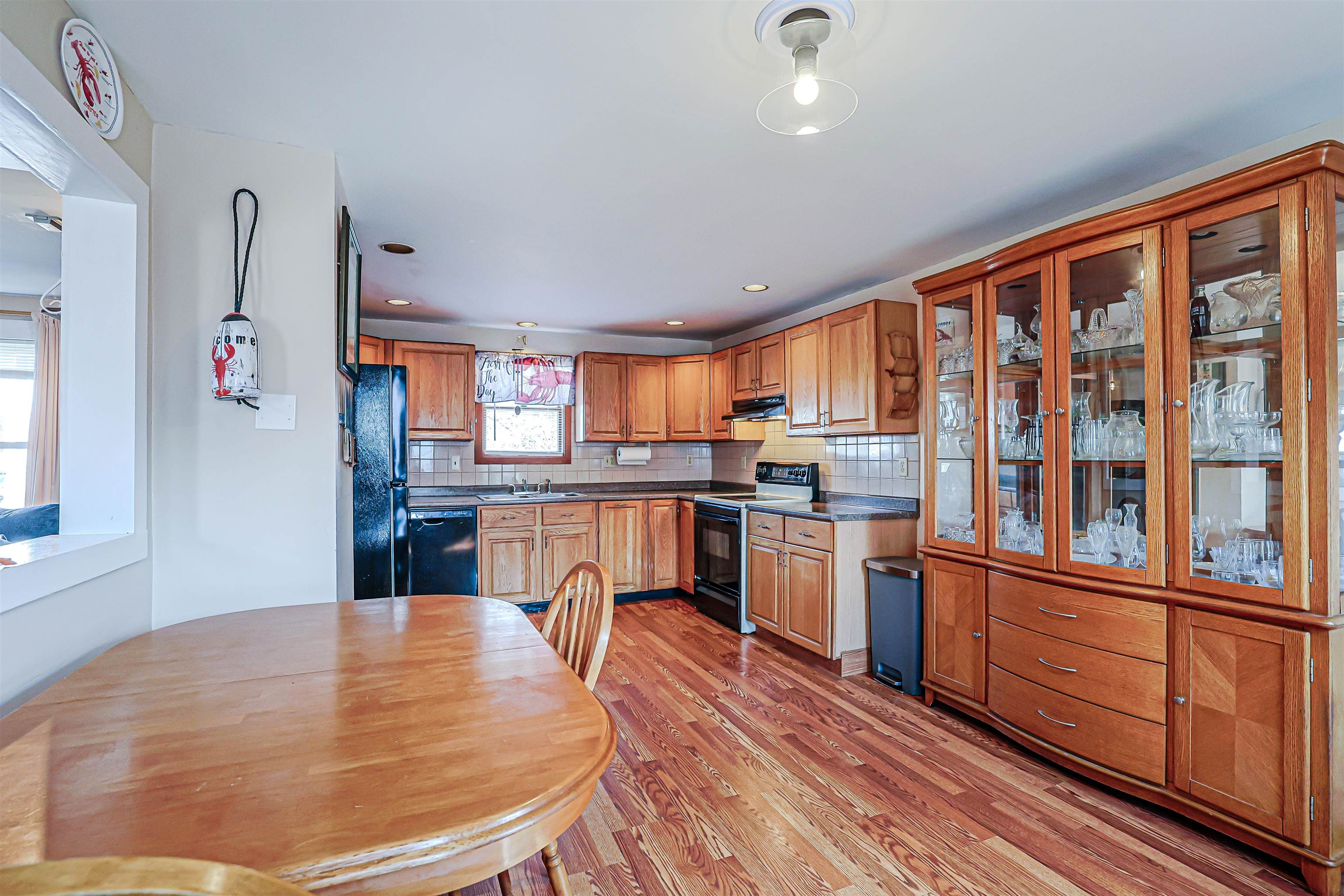 29 Hamburg St, Manchester, NH 03102