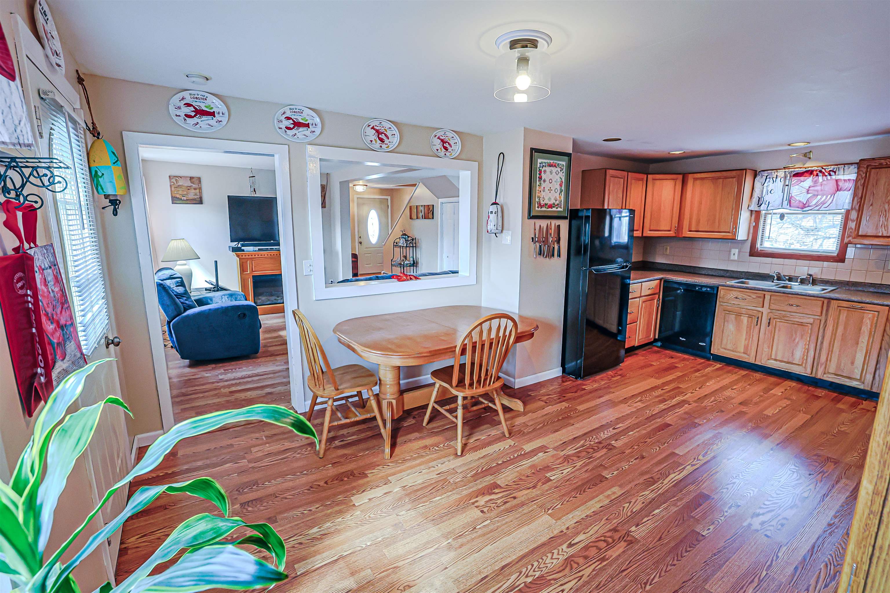 29 Hamburg St, Manchester, NH 03102