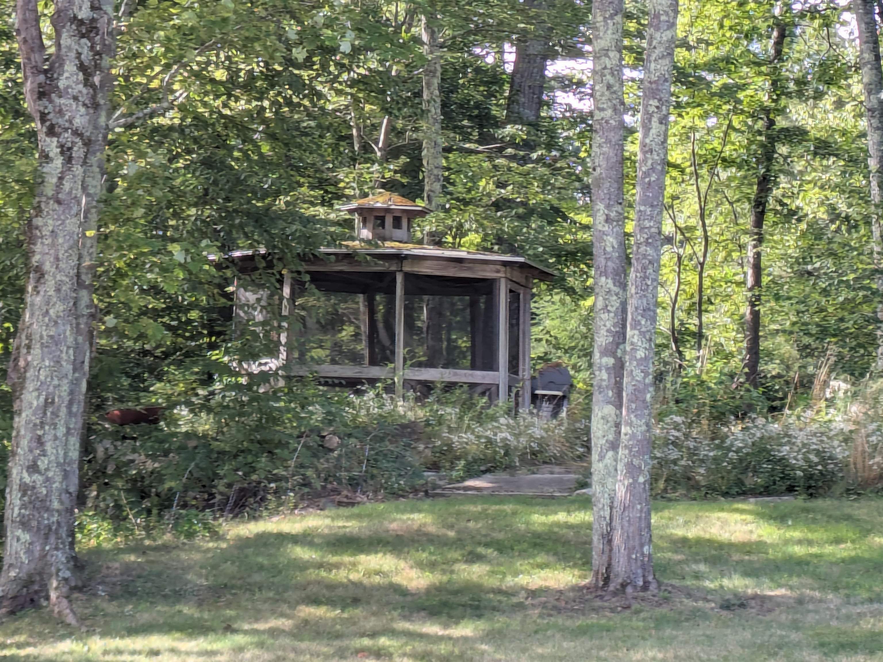 206 S Merrimack Rd, Hollis, NH 03049