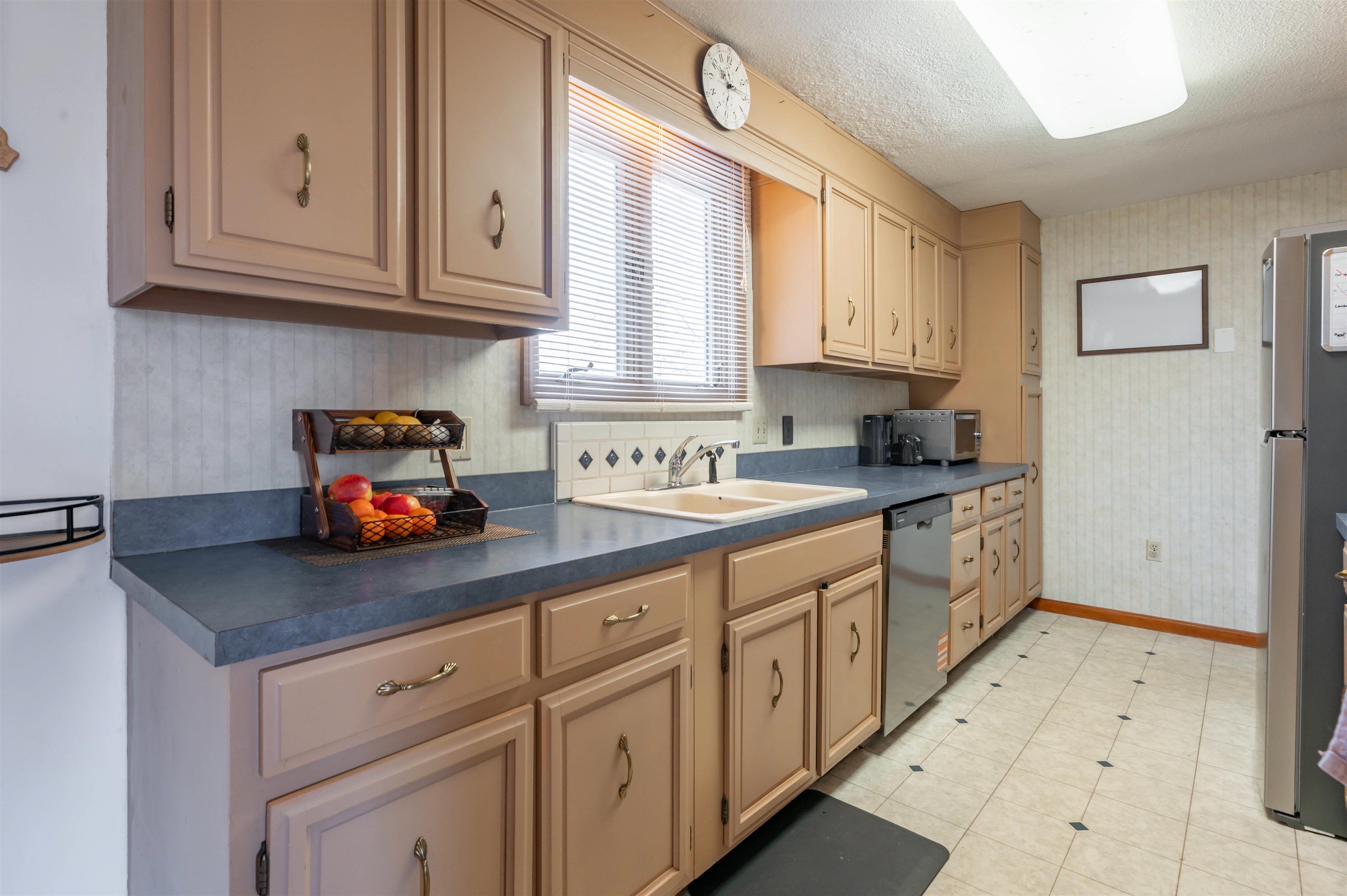 581 S Barnstead Rd, Barnstead, NH 03225