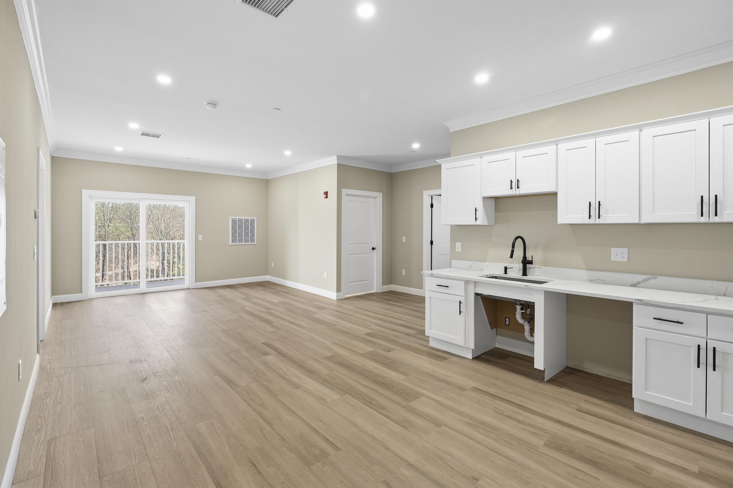 10100 S Willow St, Manchester, NH 03103