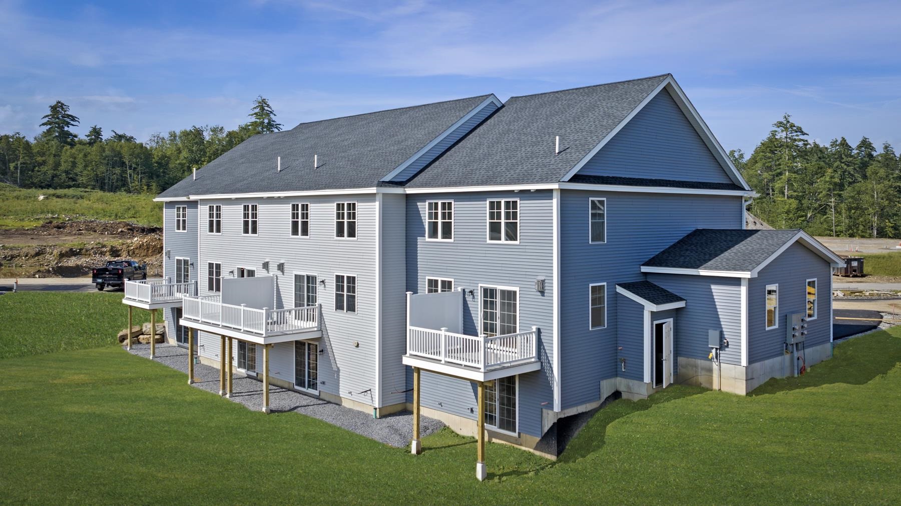 61 Crestview Way, Raymond, NH 03077