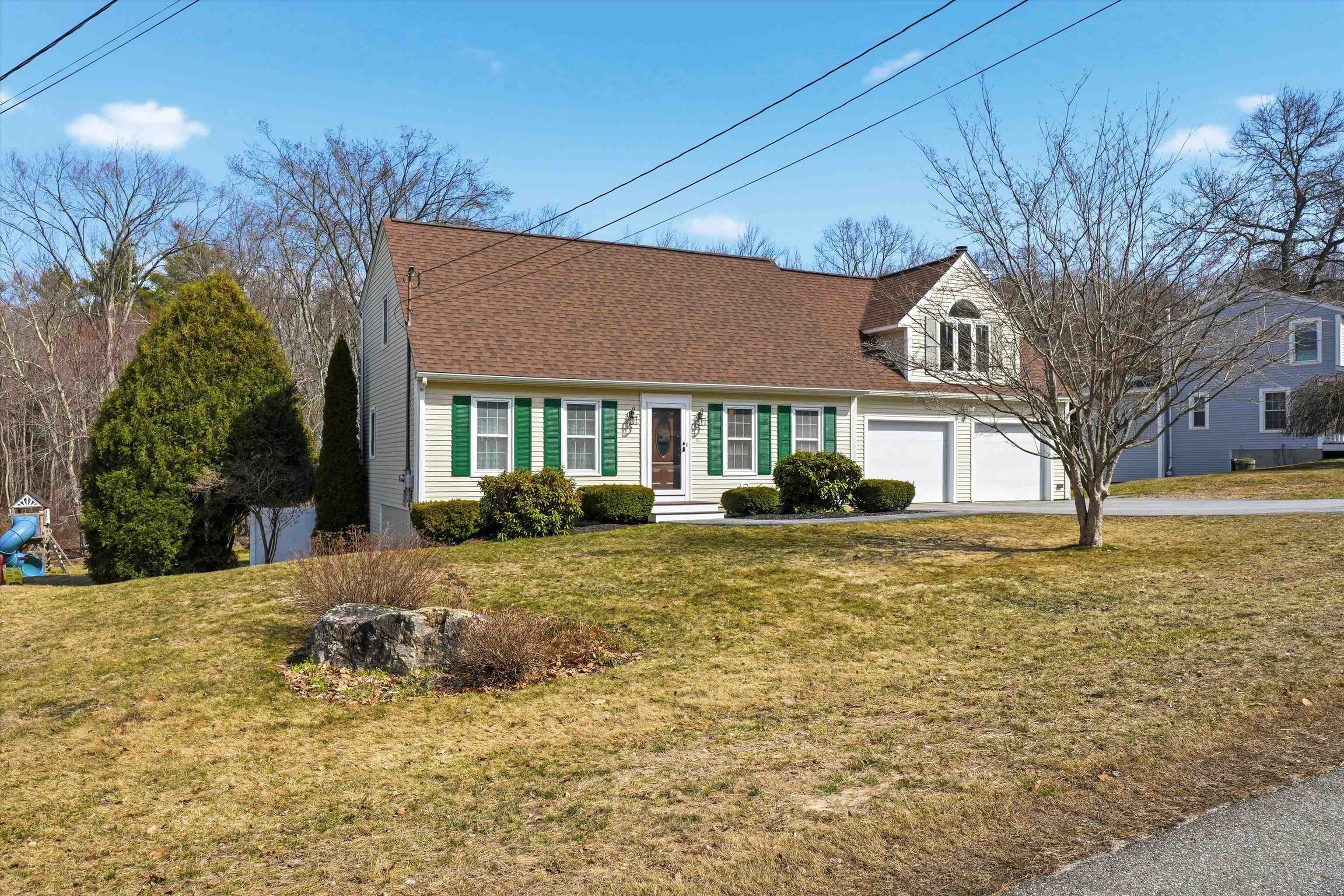 87 Overledge Extension Dr, Derry, NH 03038