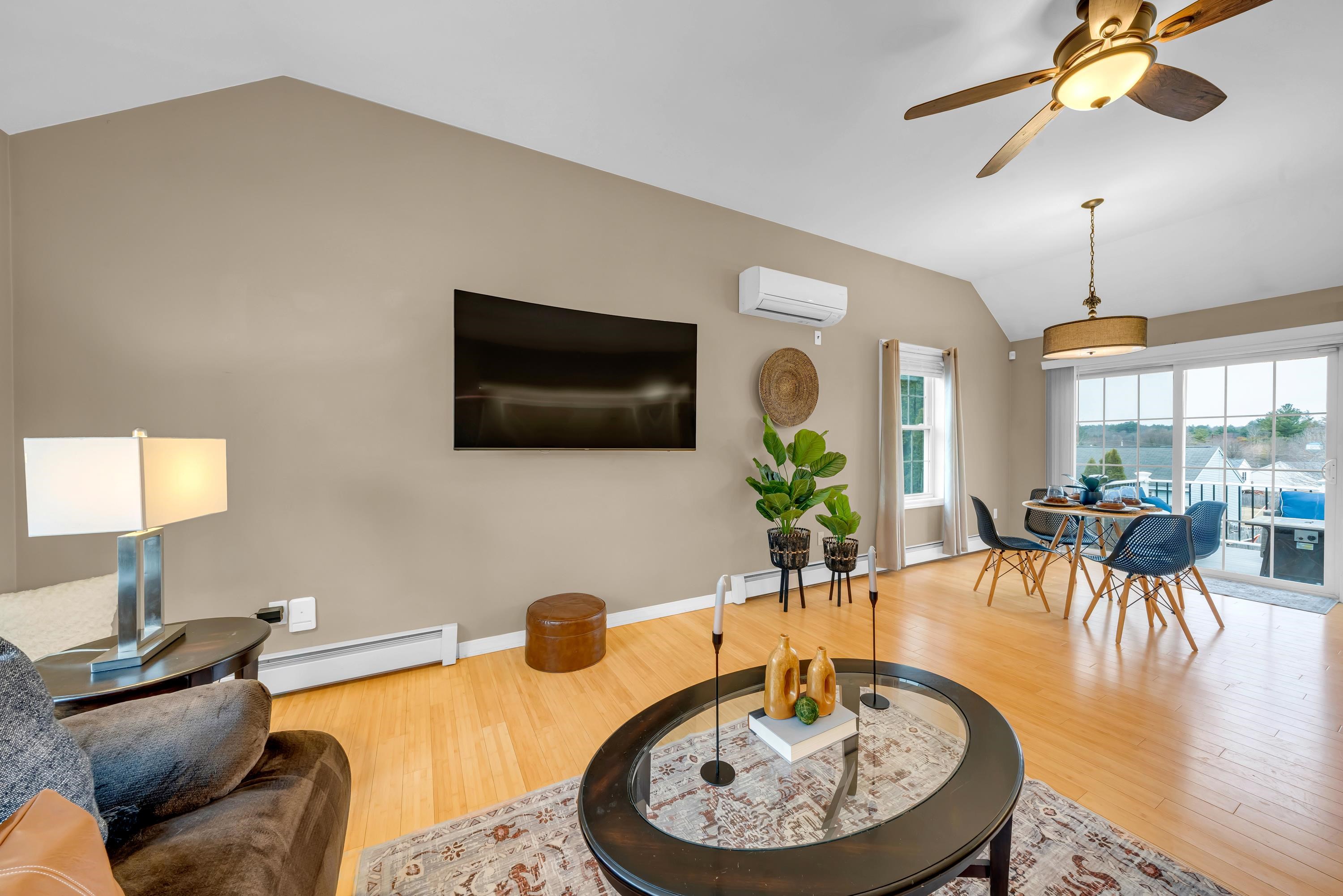 79 Pullman St, Manchester, NH 03103