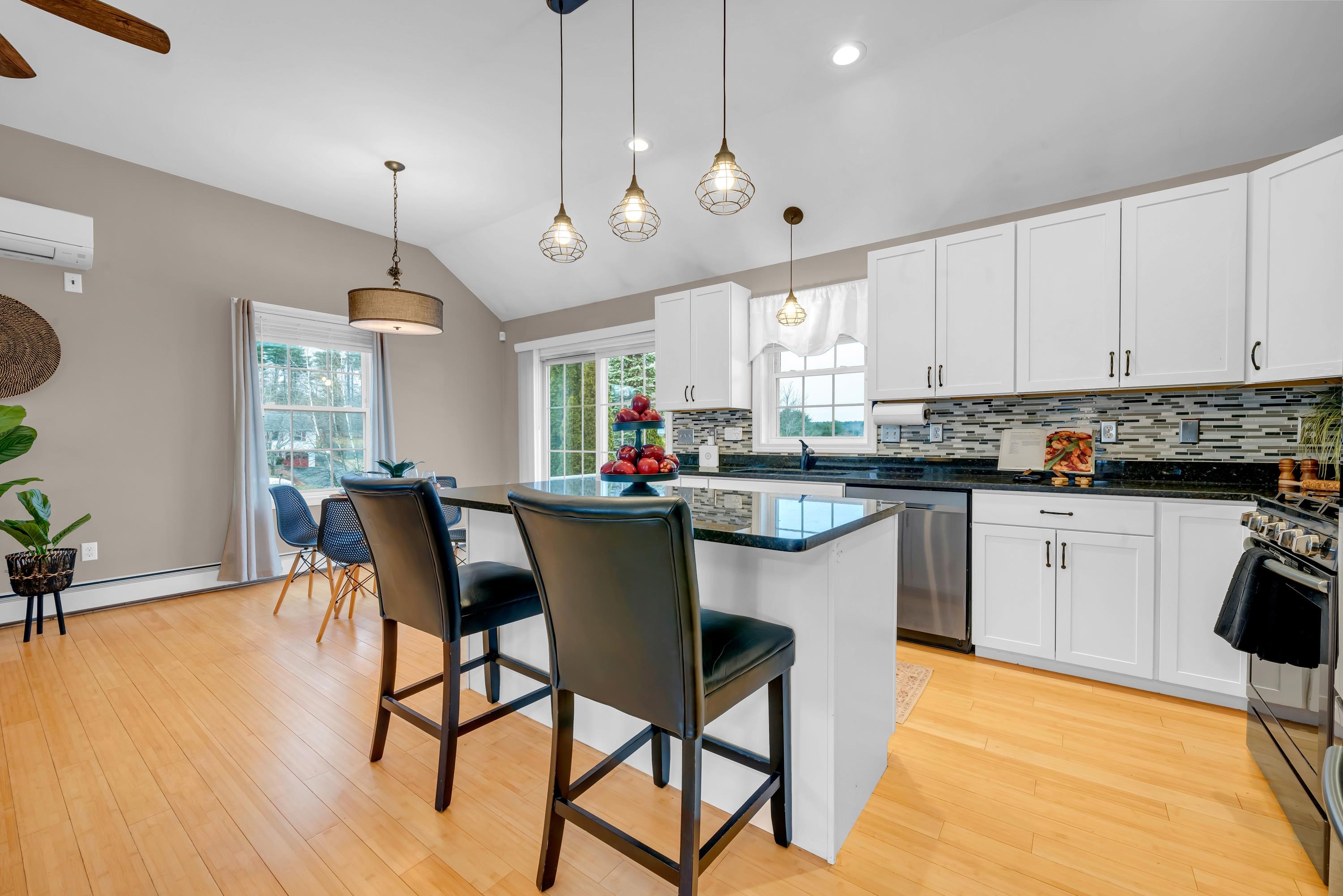 79 Pullman St, Manchester, NH 03103