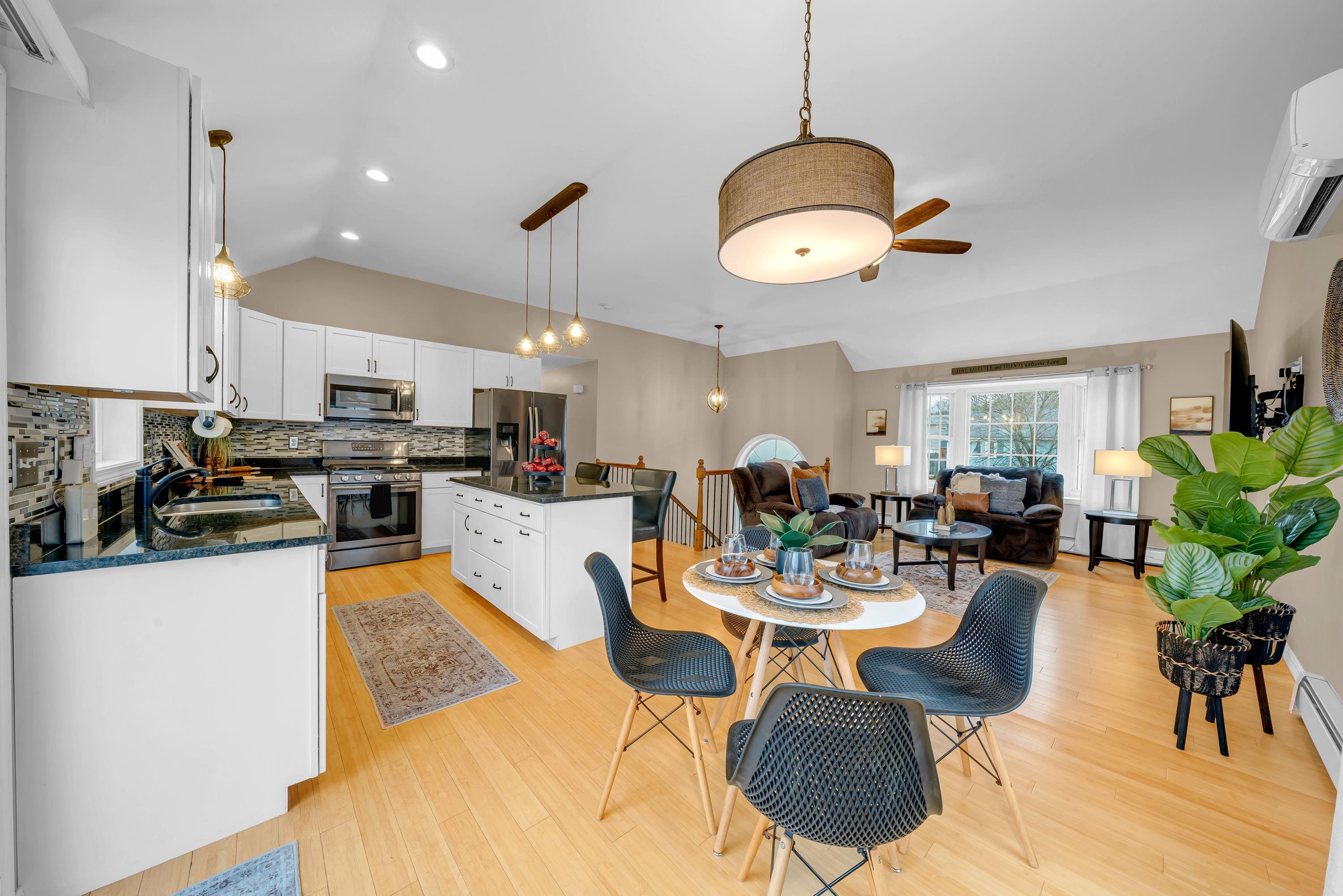 79 Pullman St, Manchester, NH 03103