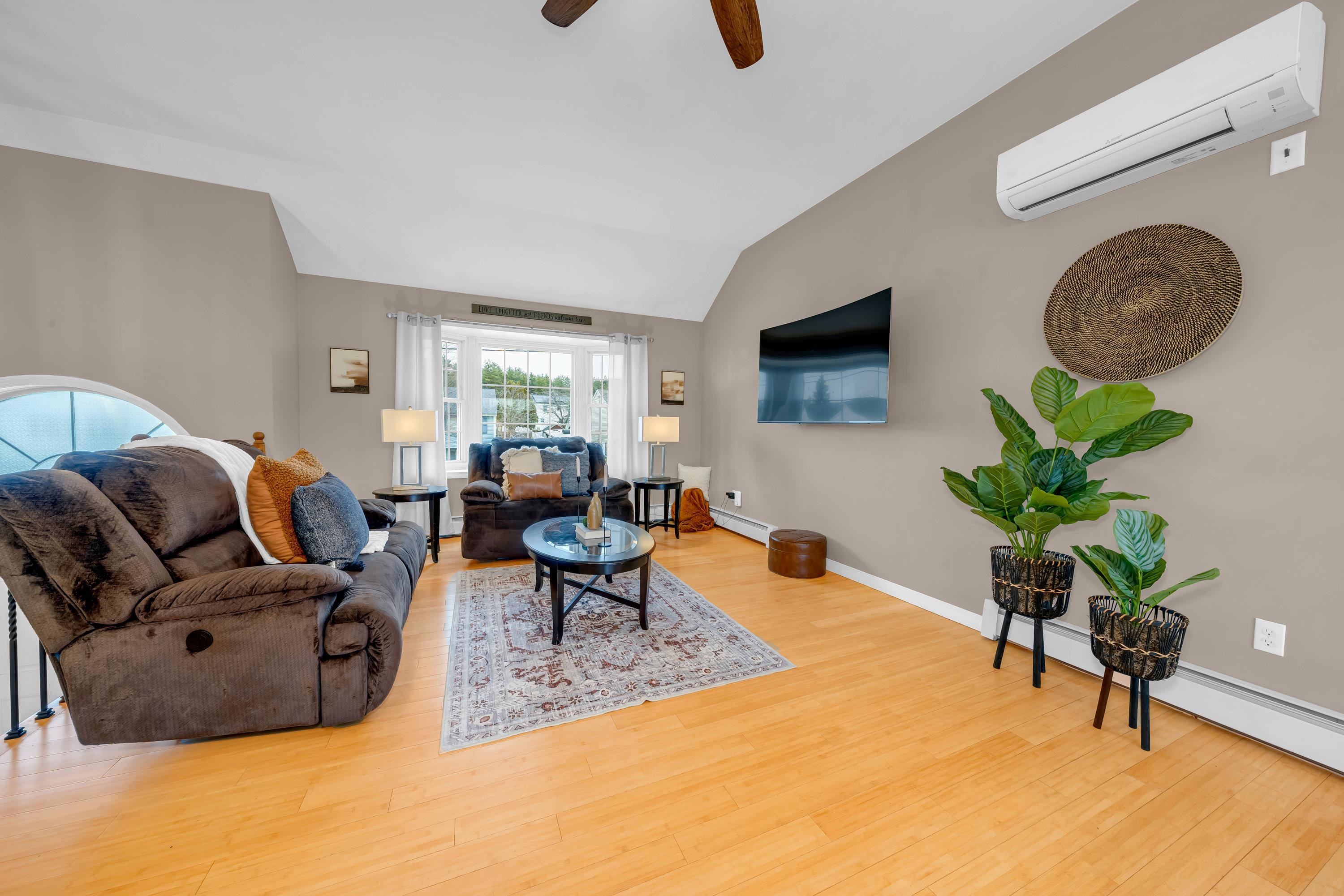 79 Pullman St, Manchester, NH 03103