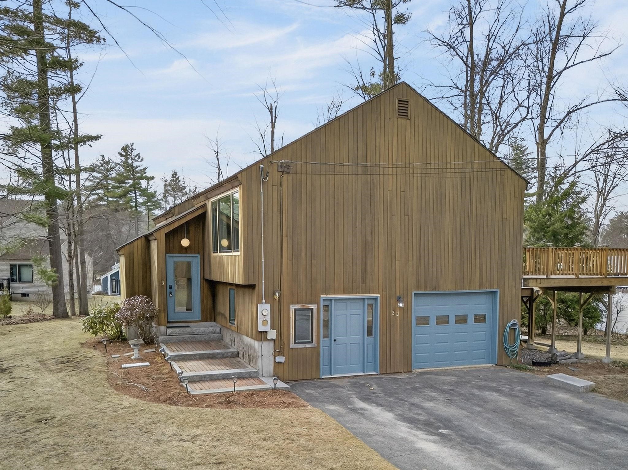 23 Radcliffe Dr, Milford, NH 03055