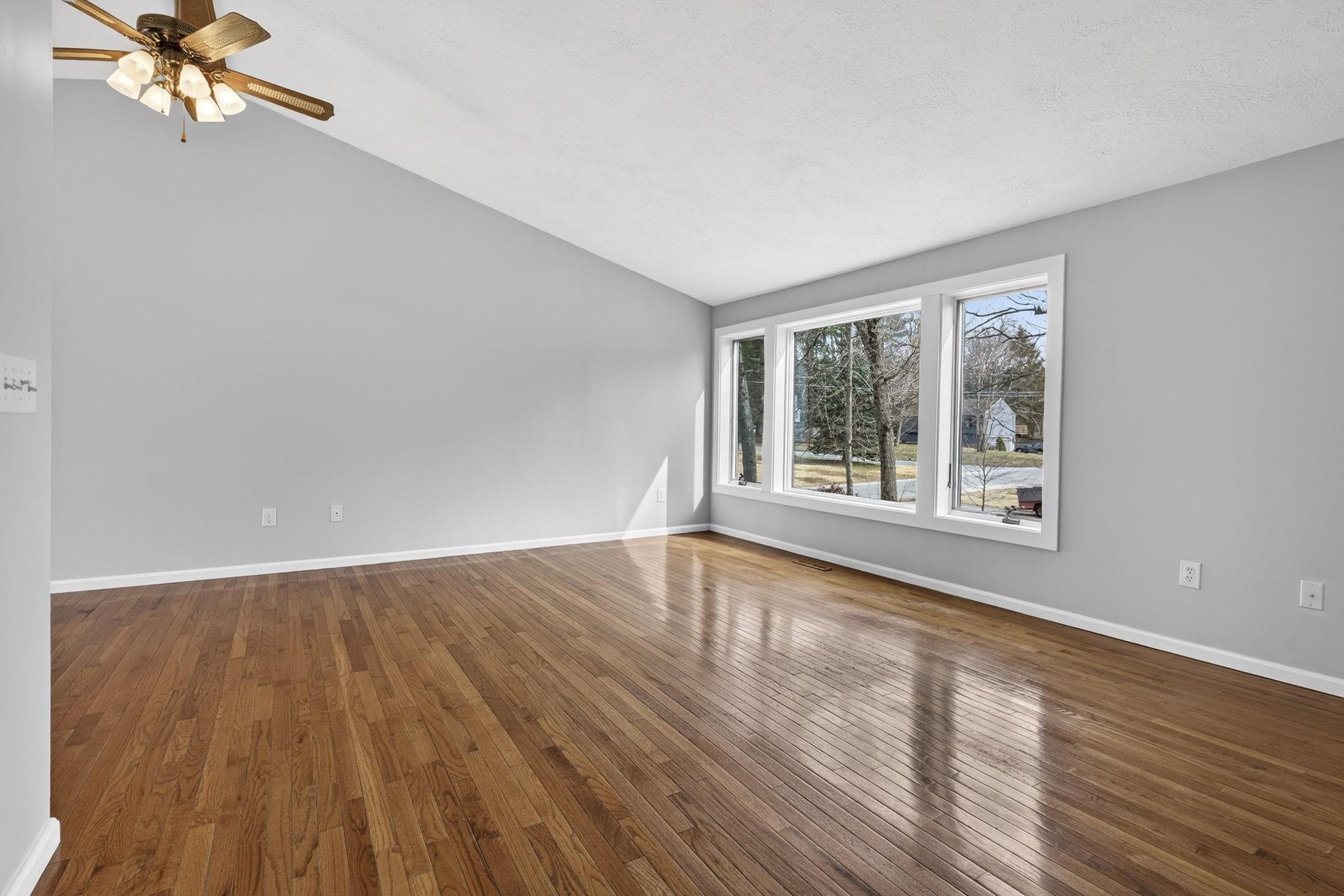 23 Radcliffe Dr, Milford, NH 03055