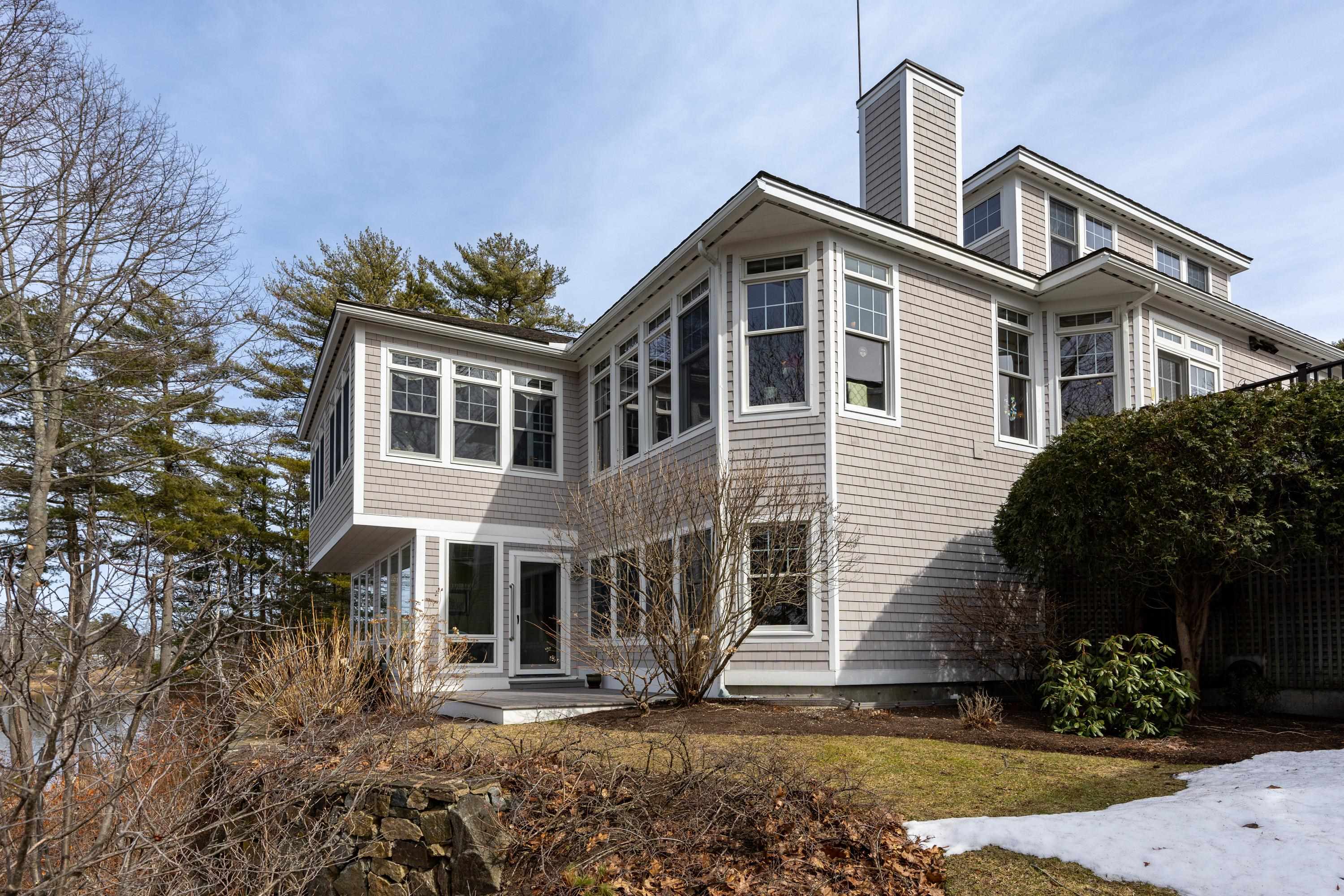 8 Campbells Ln, New Castle, NH 03854