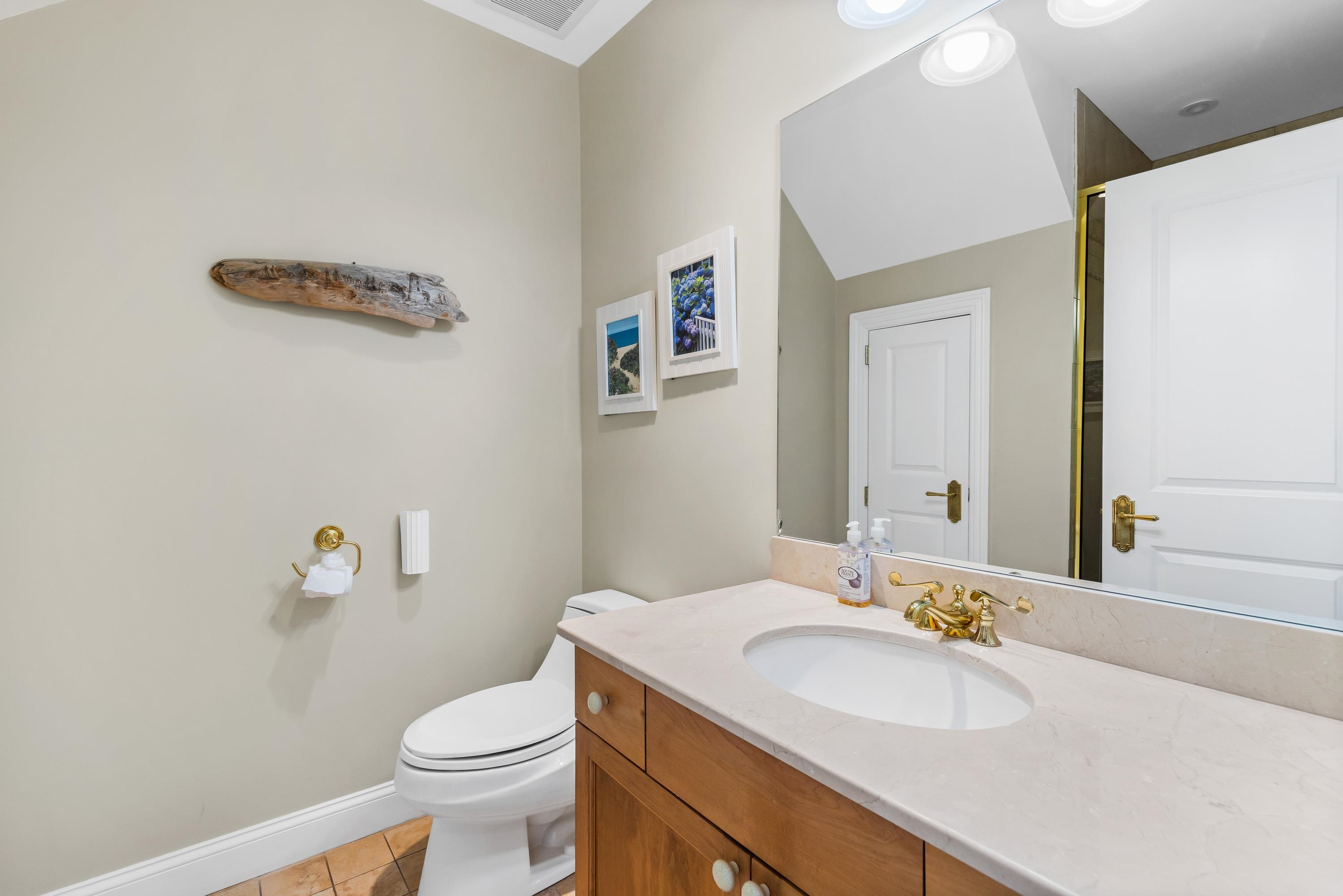 8 Campbells Ln, New Castle, NH 03854