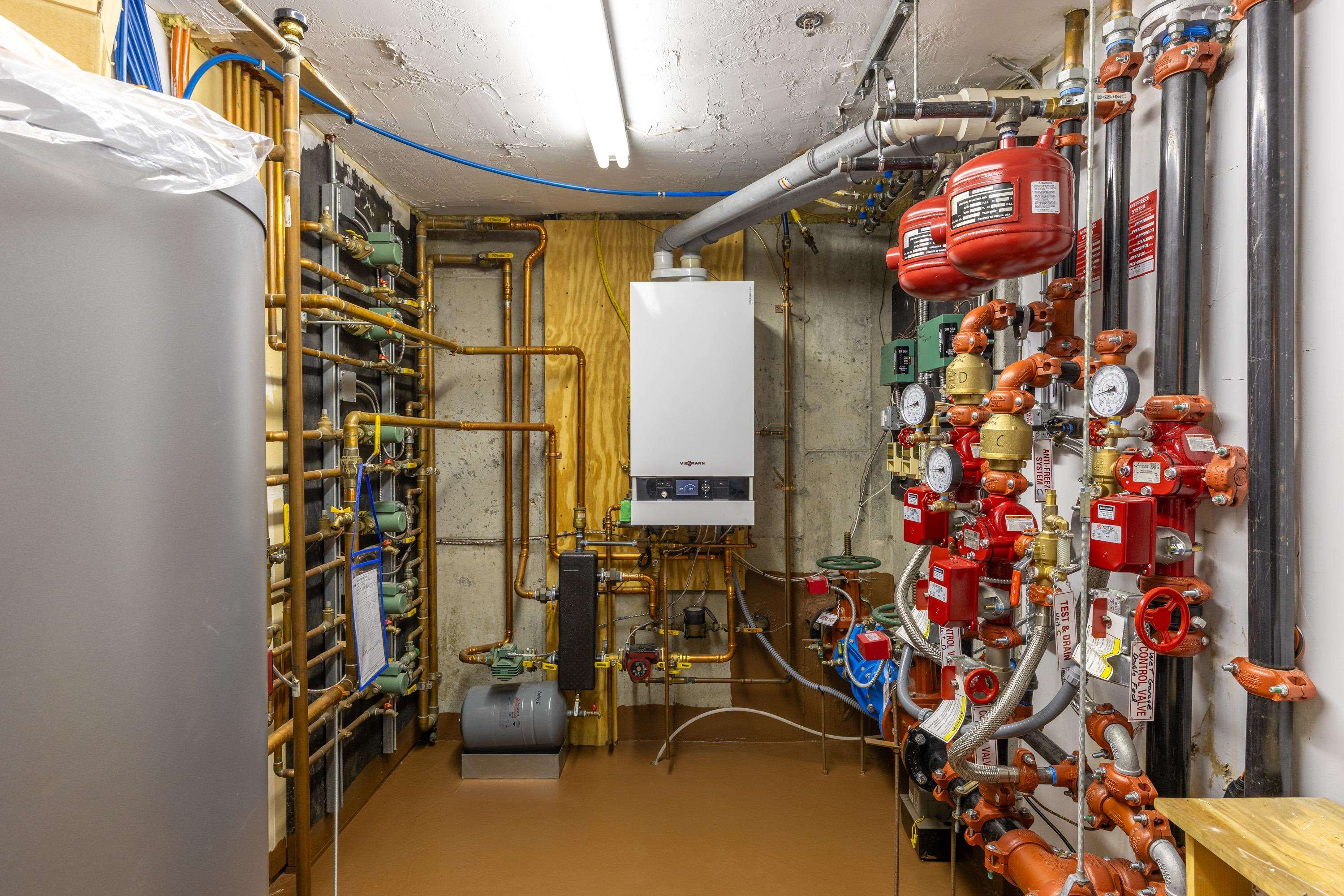 8 Campbells Ln, New Castle, NH 03854