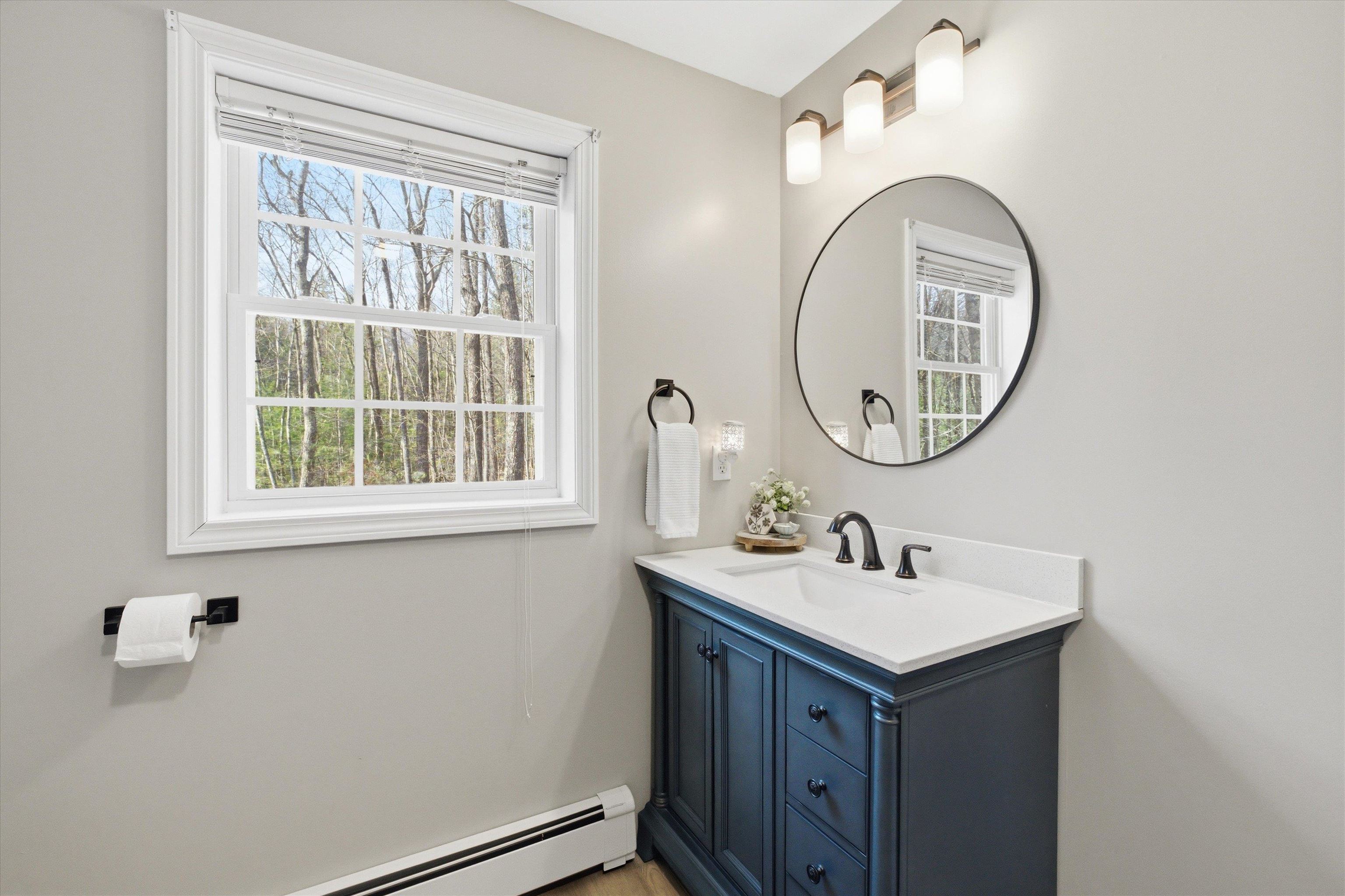 64 Peppermint St, Goffstown, NH 03045