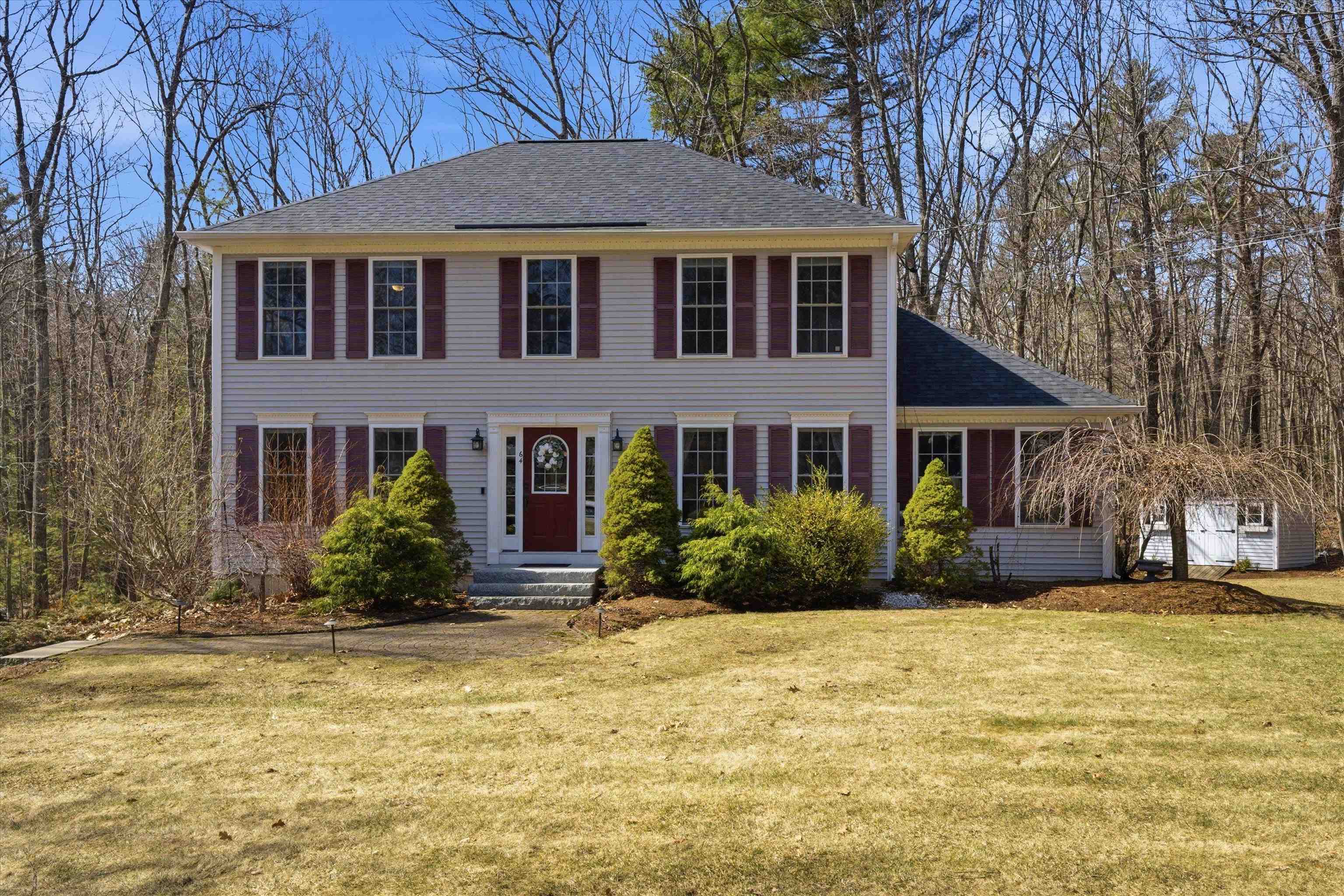 64 Peppermint St, Goffstown, NH 03045