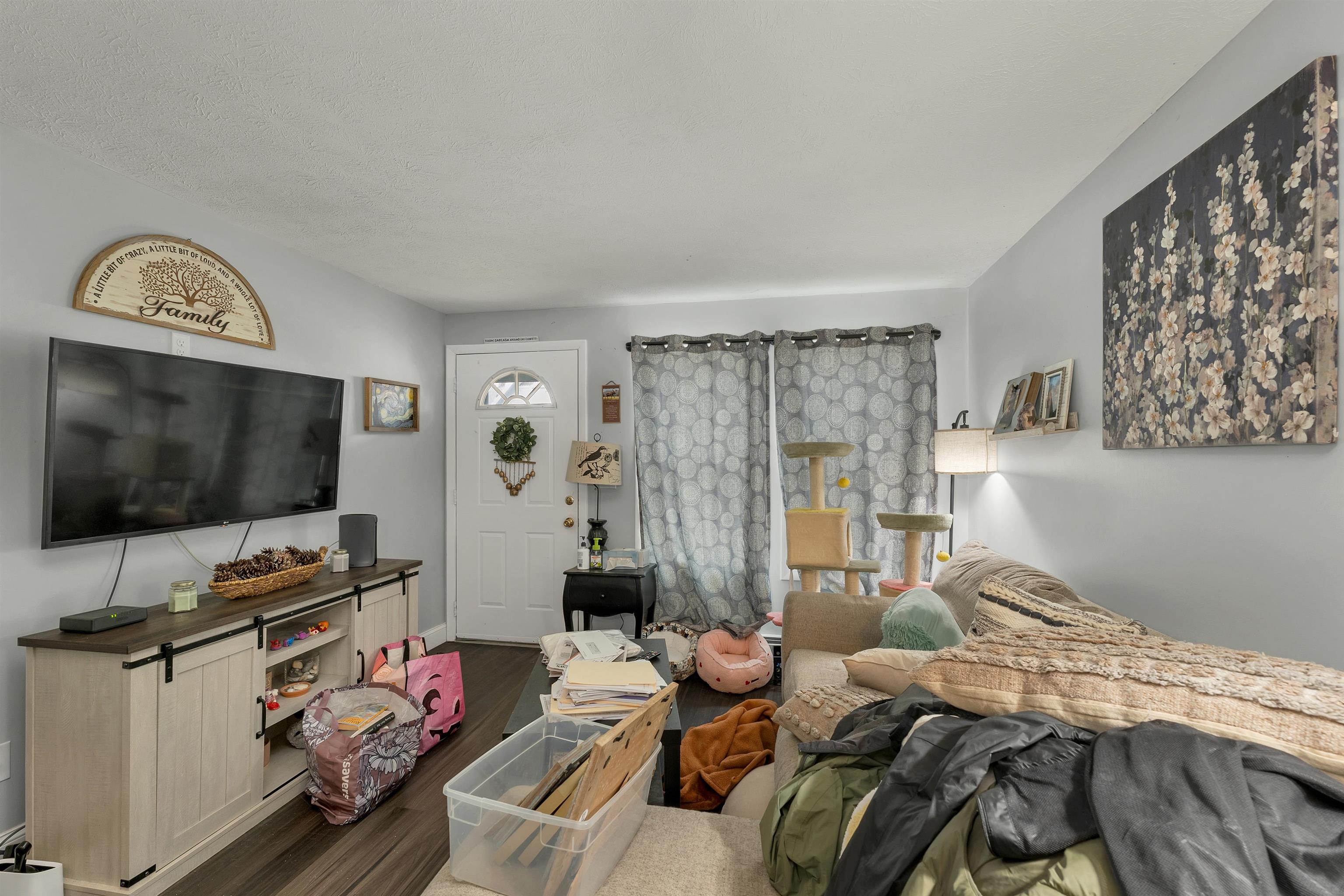 479 Lake Ave, Manchester, NH 03103